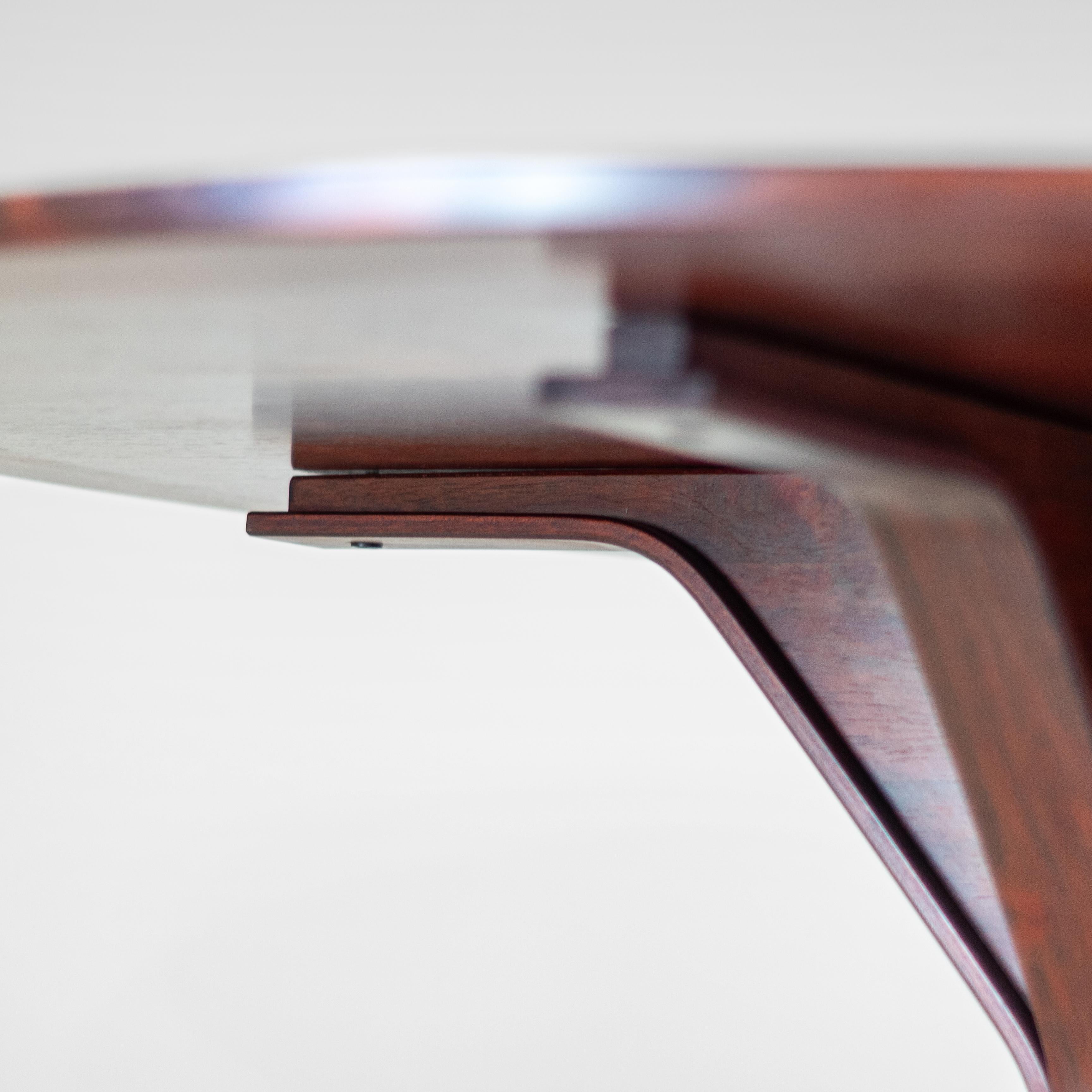 Design Round Wooden Dining Table, Model 522 by Gianfranco Frattini for Bernini For Sale 5