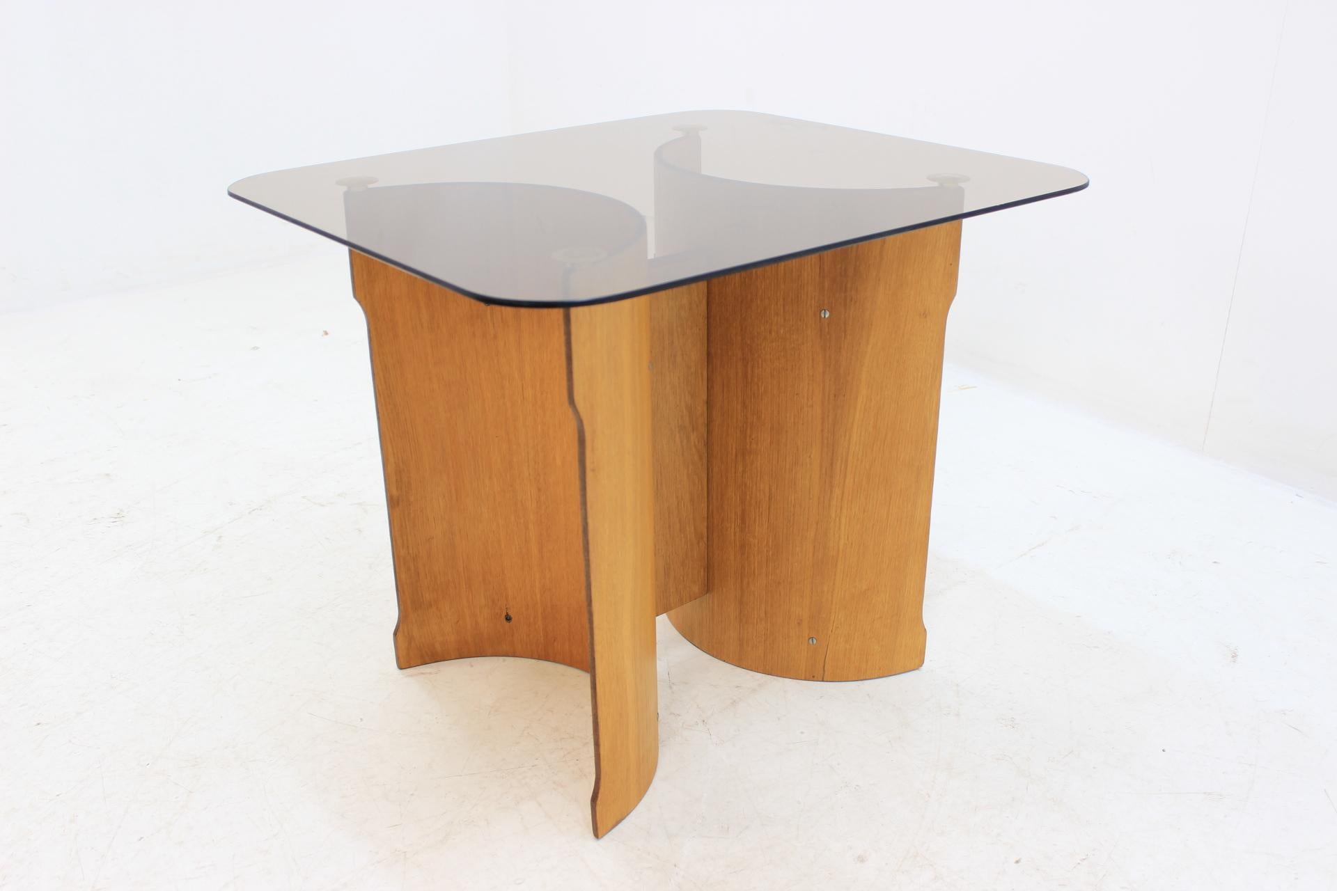 Design Scandinavian Bentwood Veneer Table, 1970s In Good Condition In Praha, CZ