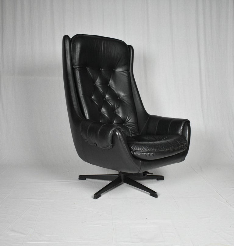 Design Scandinavian Leather Armchair / Lounge Chair by Peem, 1970s For Sale  at 1stDibs | peem nojatuoli, peem oy