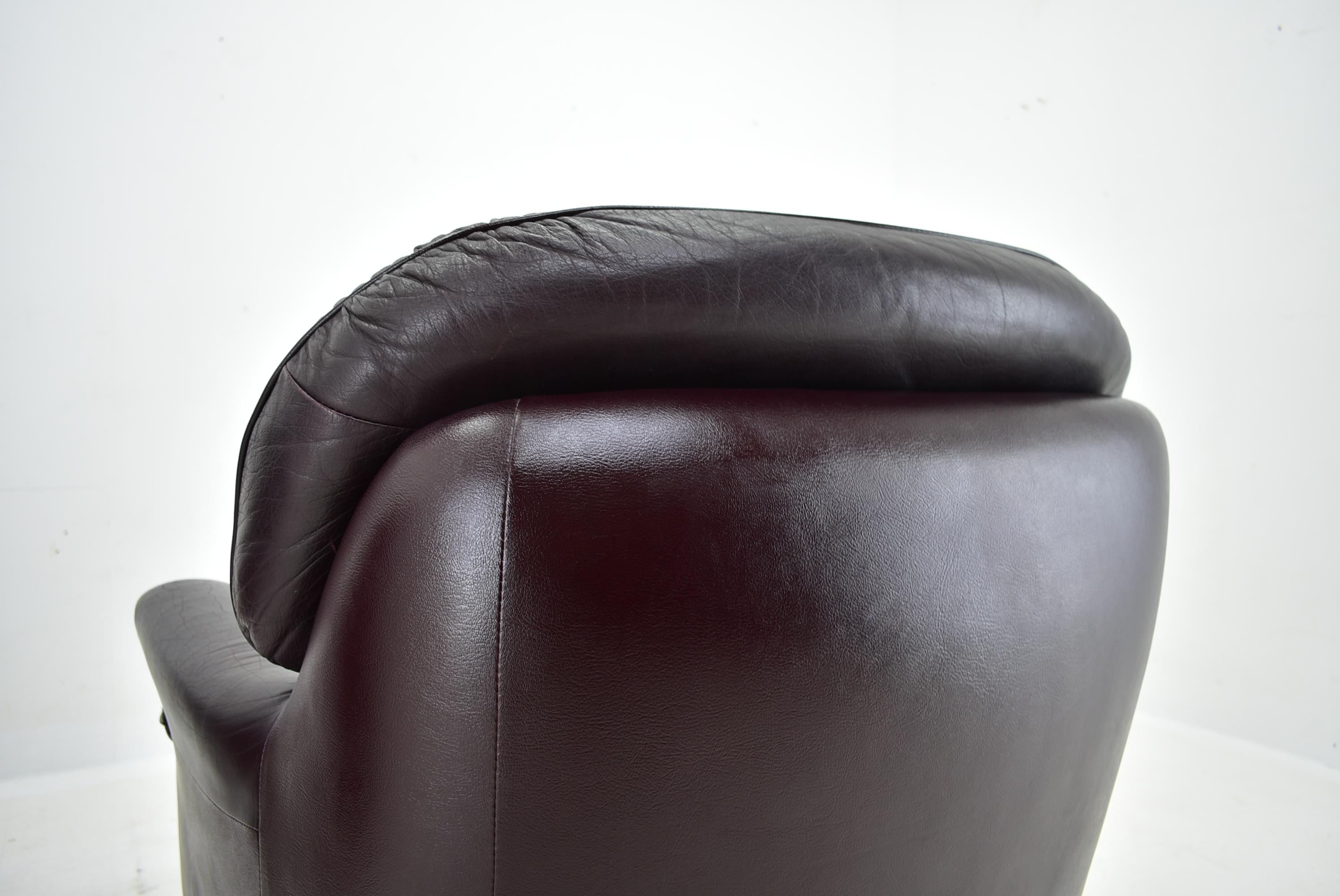 Design , Scandinavian , Leather Armchairs by Peem, 1970s, Finland For Sale 5