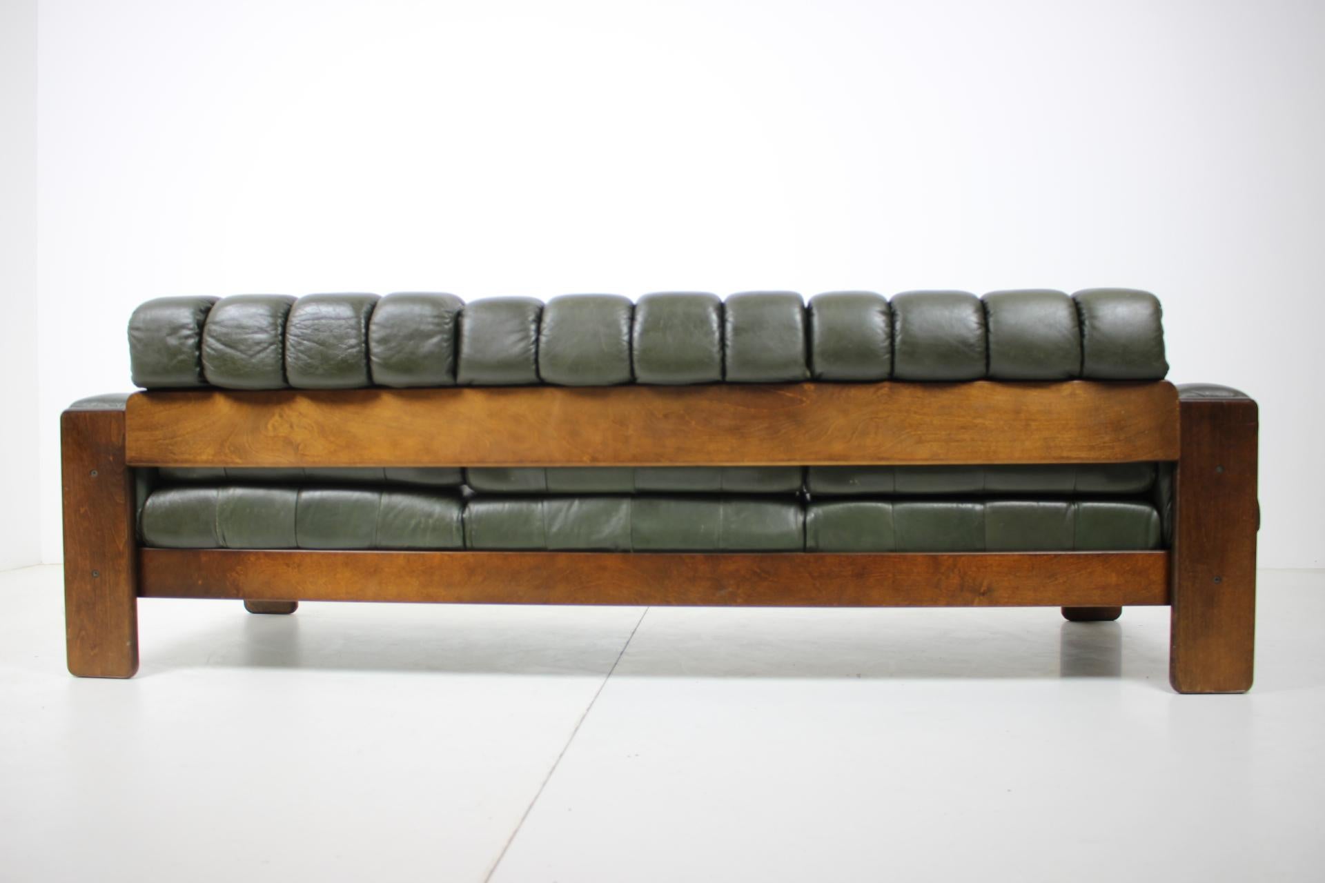 Finnish Design Scandinavian Leather Sofa by Kaluste Yhtymä, Finland, 1970s