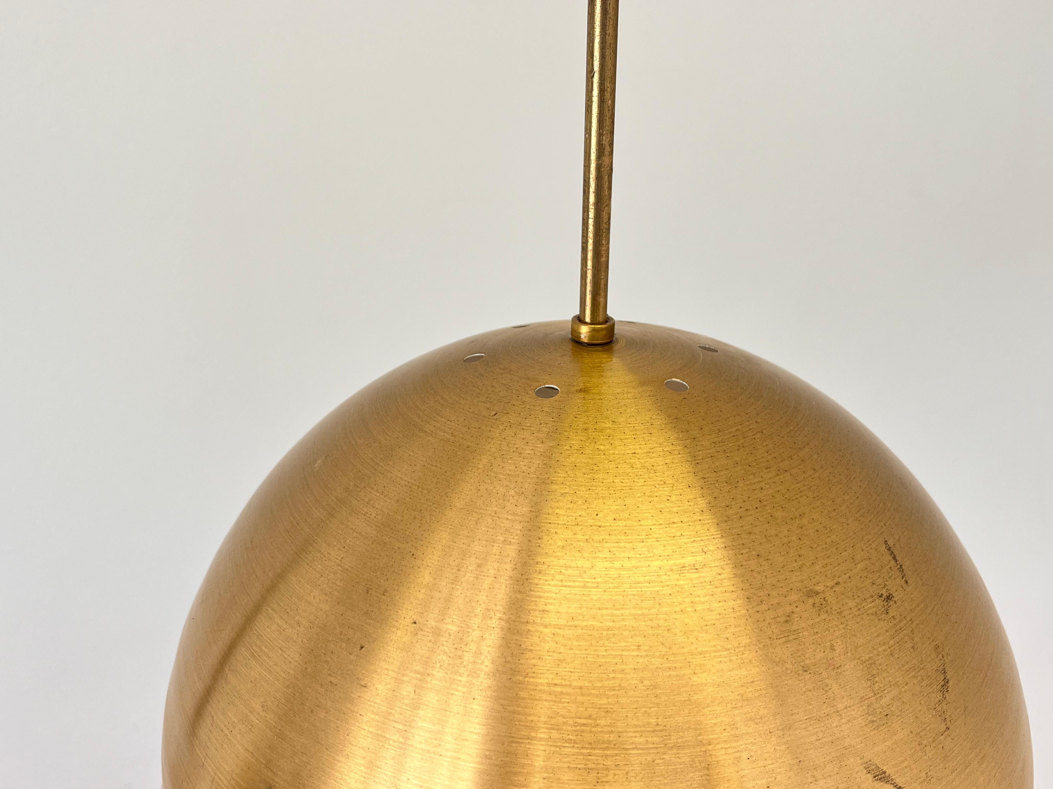 Fine XX secolo Design/One in stile scandinavo Ciondolo in ottone - Anni '60 / Cecoslovacchia in vendita
