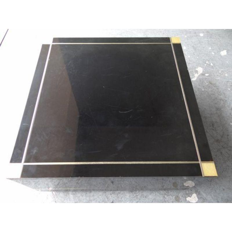 Laqué Table d'appoint Design en laque noire et ornement à clous en vente