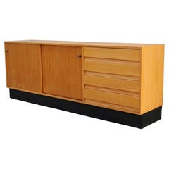 Modelo de aparador de diseño: Abstracta de Jos De Mey para Van den Berghe-Pauvers Oak
