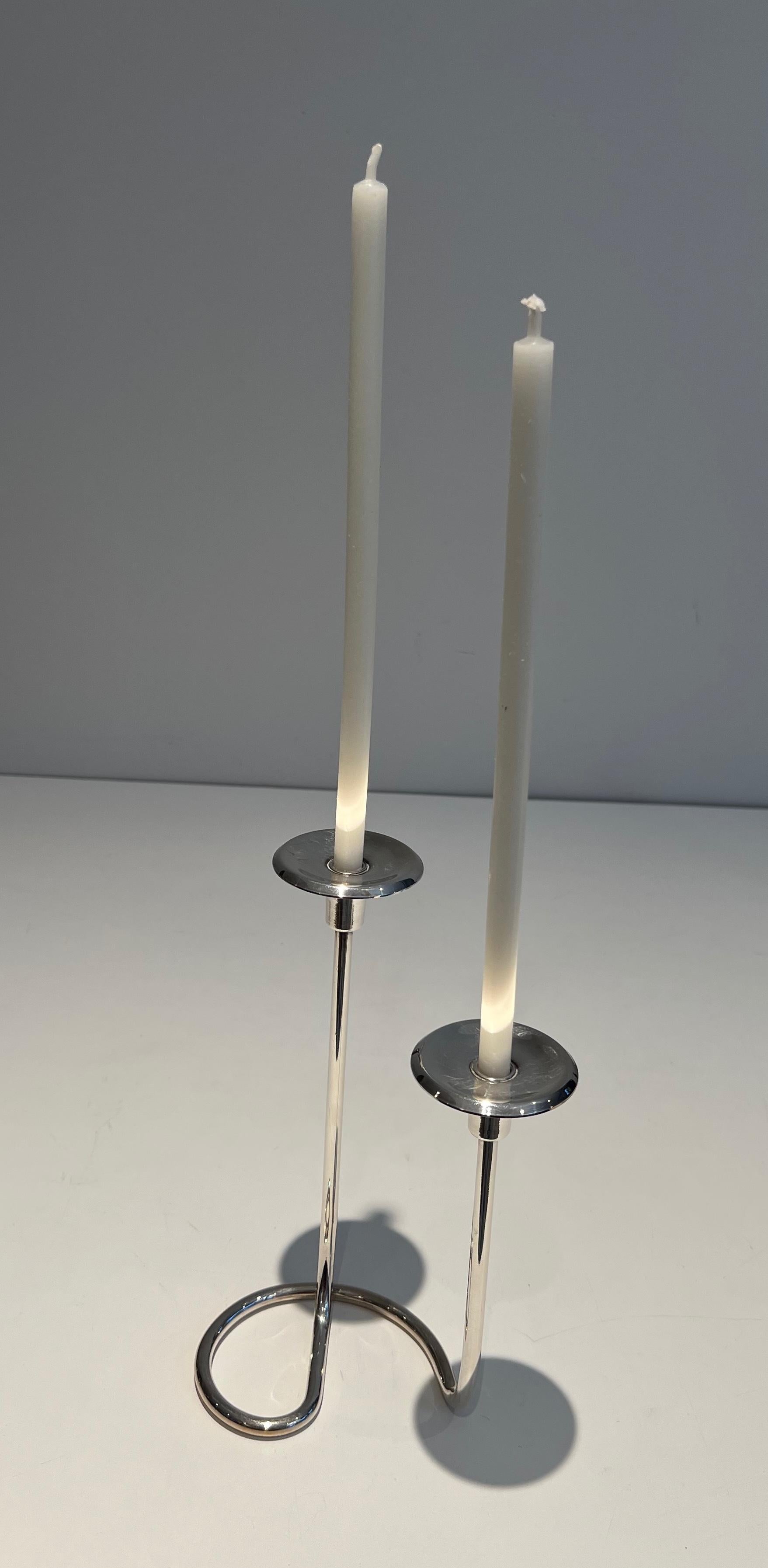 Français Chandelier en métal argenté Design/One en vente