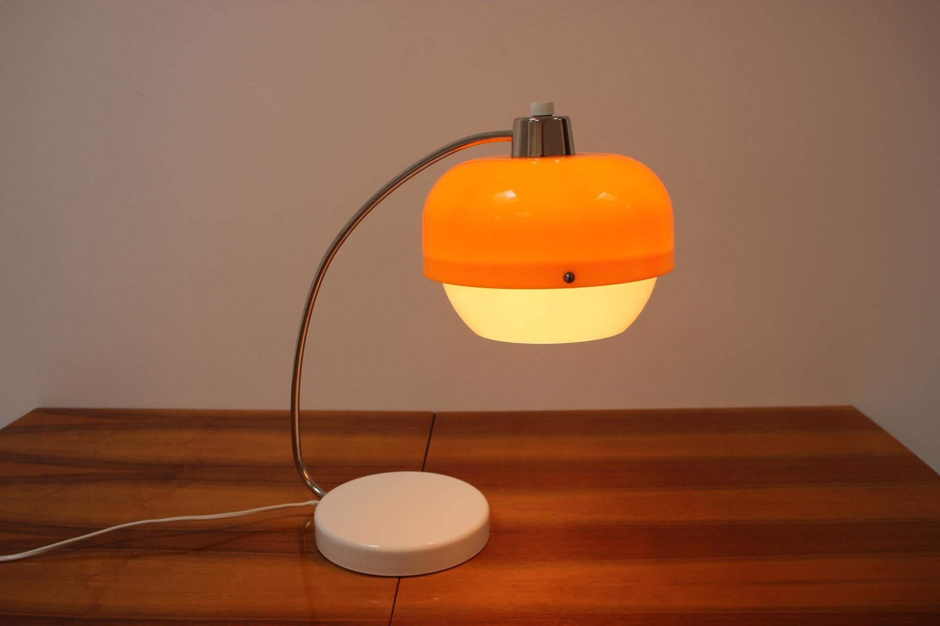 Chrome Design Table Lamp in Style of Guzzini, 1970's For Sale