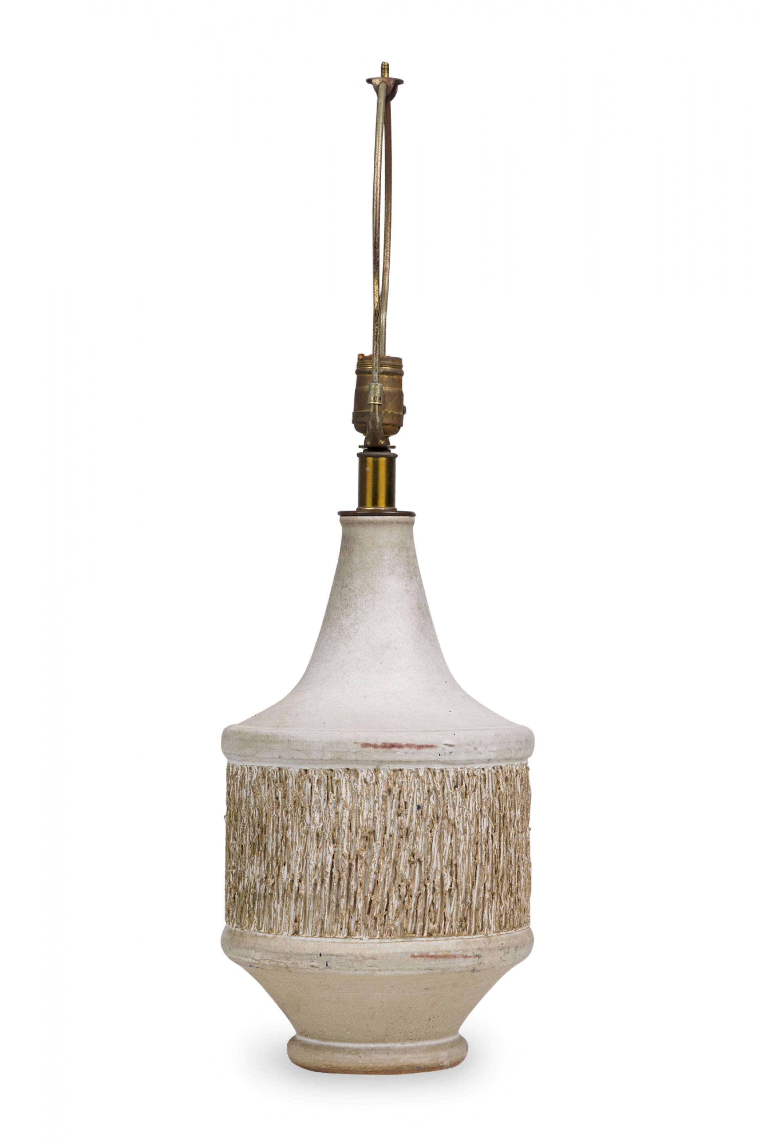 Mid-Century Modern Design Technics American Ceramic Heavy Texture Beige Chalk Glazed Table Lamp For Sale