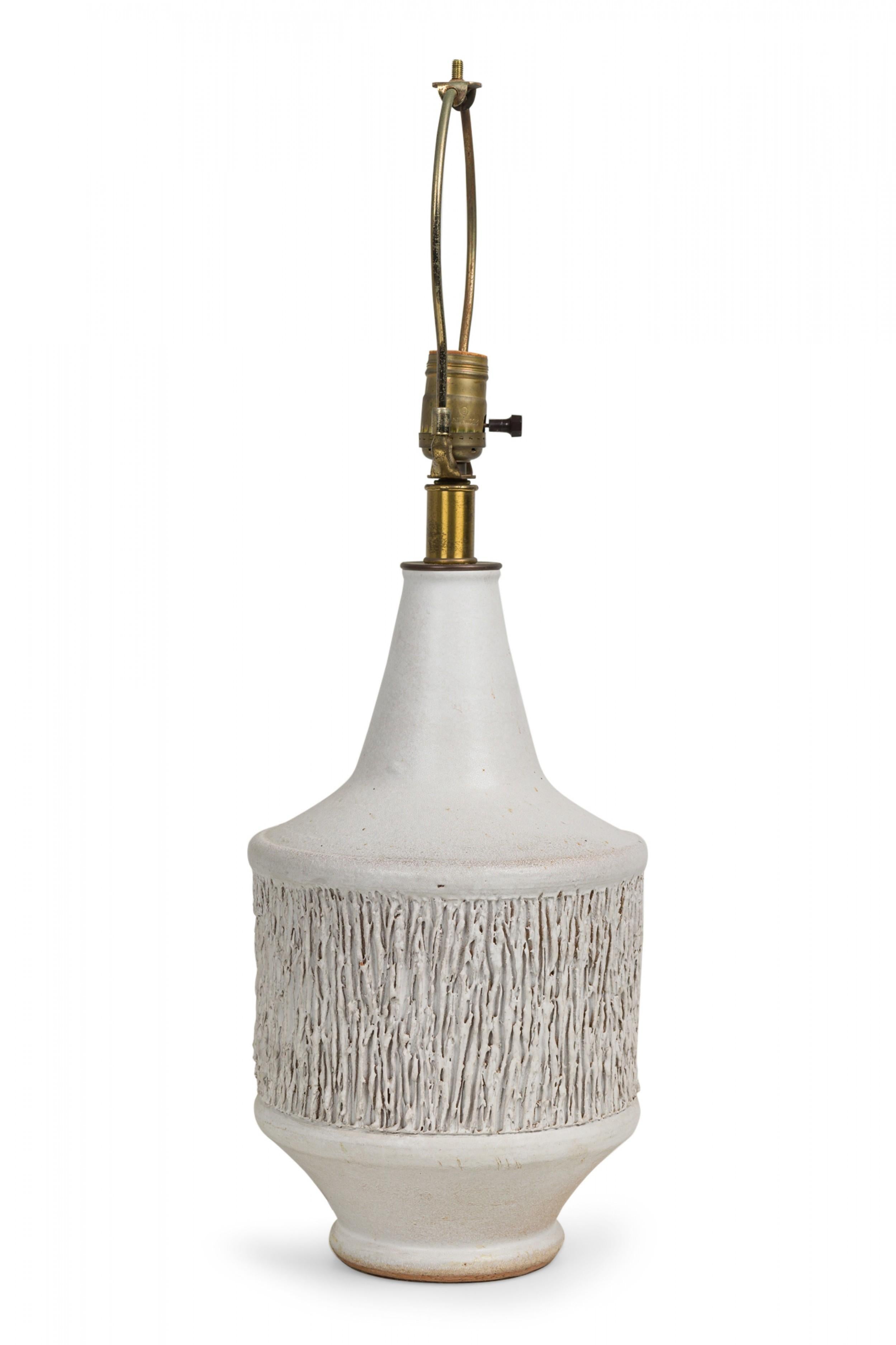 20th Century Design Technics American Ceramic Heavy Texture White Glazed Table Lamp For Sale