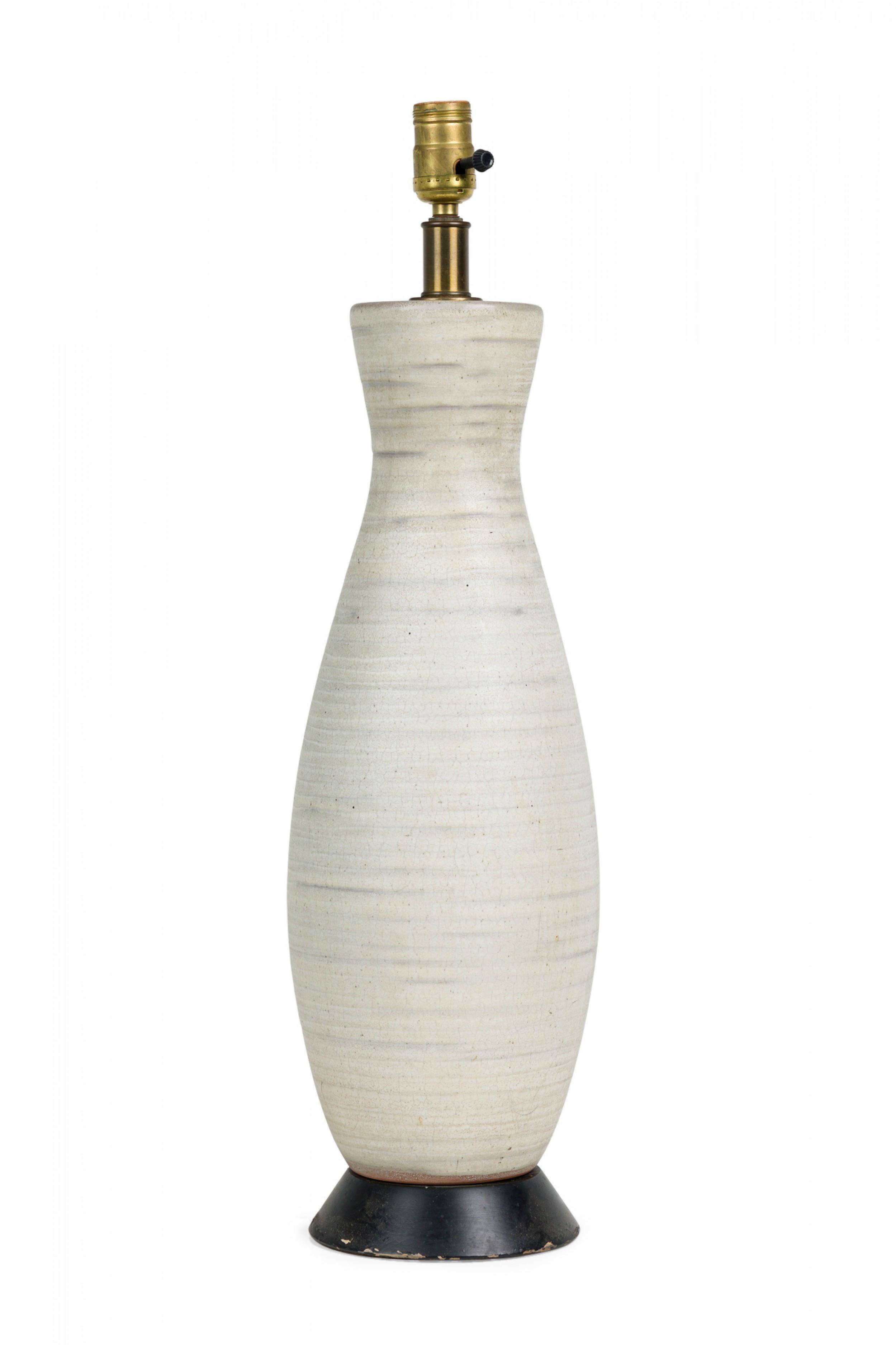 Design Technics American Ceramic White Chalk Glazed Table Lamp on Wood Stand In Good Condition For Sale In Queens, NY