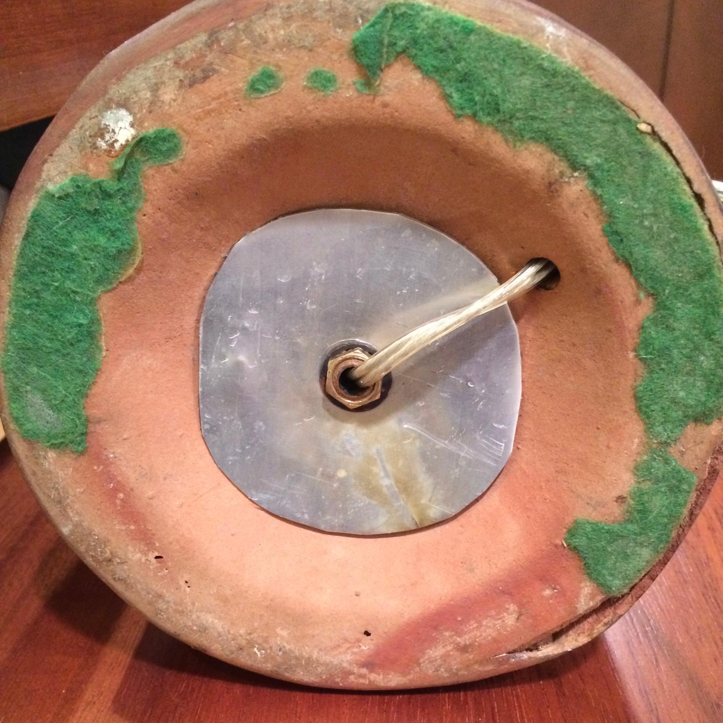 Design Technics Lámpara de cerámica en tono marrón con pantalla original de fibra de vidrio, ca. 1950 en venta 3