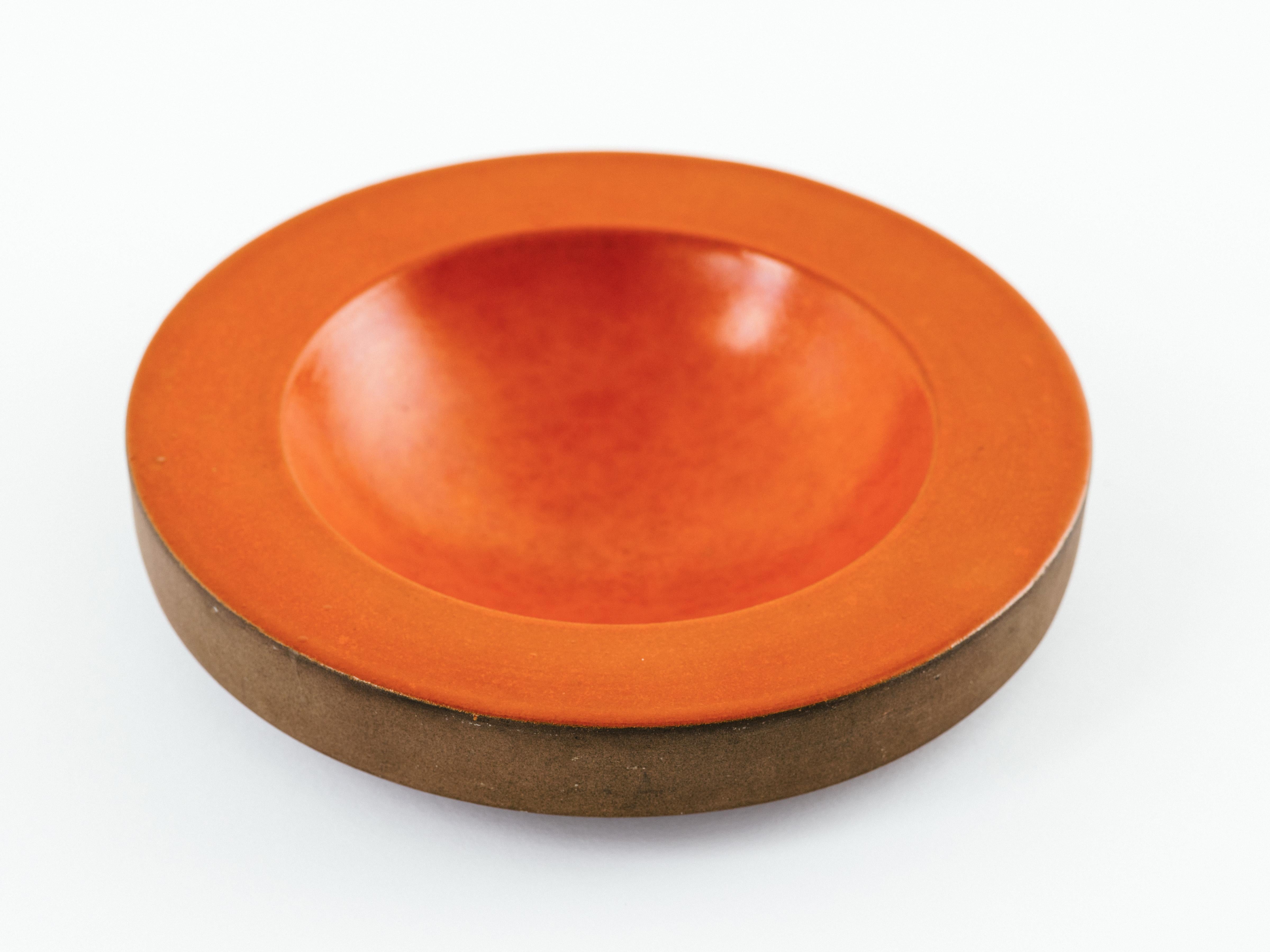 American Design Technics Floating Low Ceramic Bowl in Blood Orange Glaze, 1960s