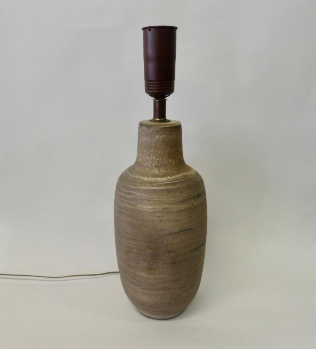 Américain Design Technics Style Desert Sand Terracotta glazed Table Lamp en vente