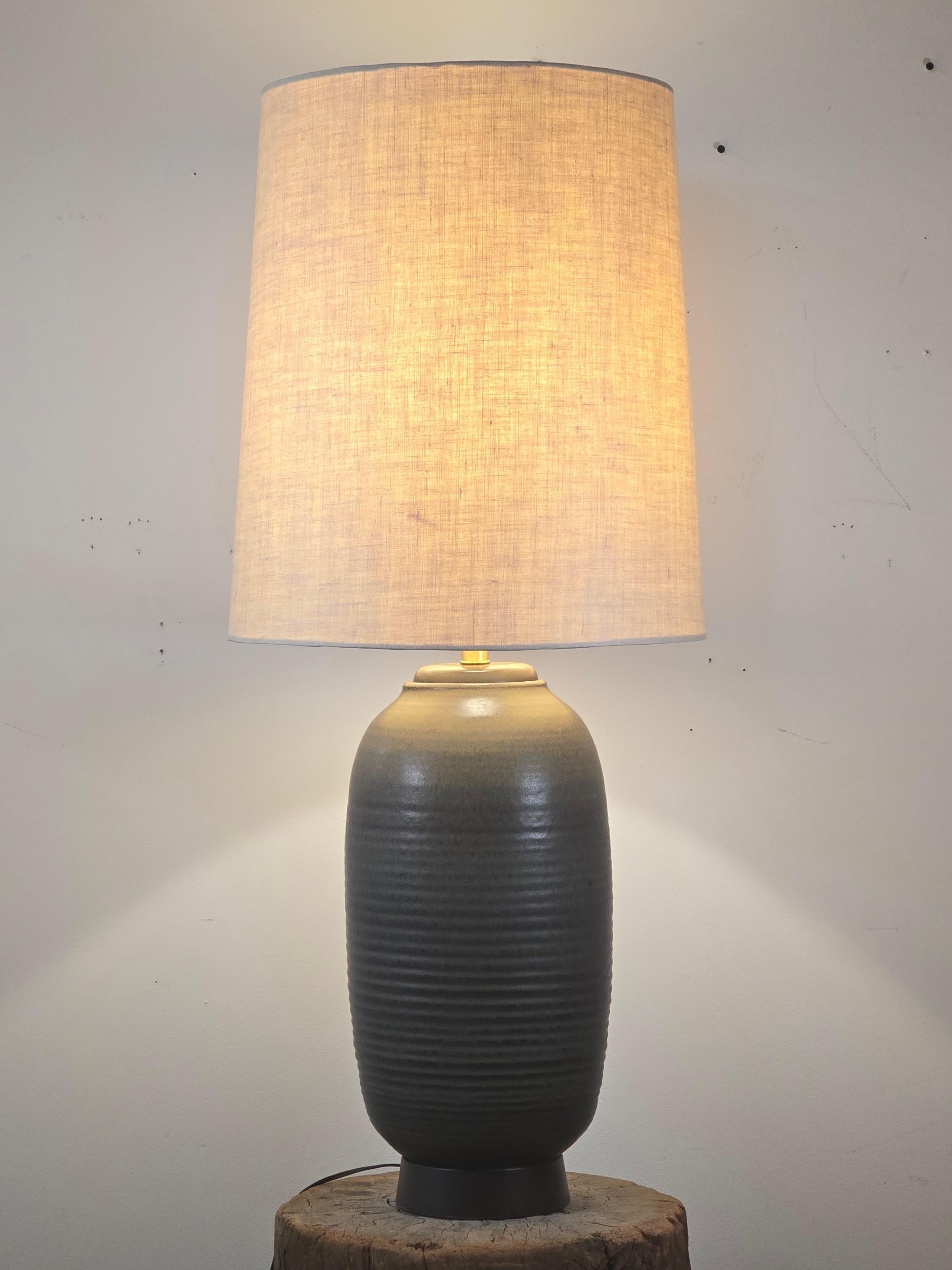 Mid-Century Modern Design Technics Tall Ceramic Table Lamp with Walnut Base For Sale