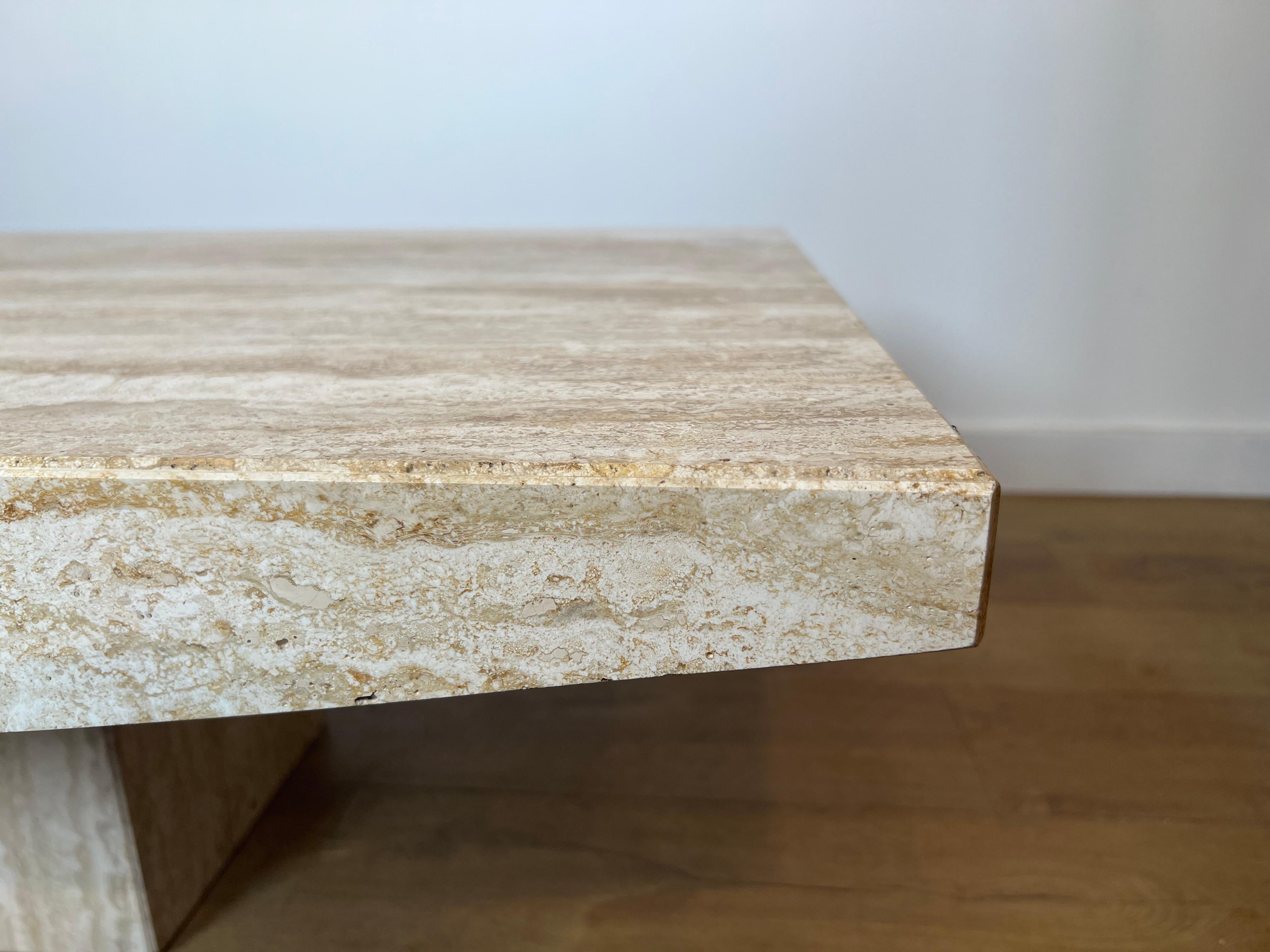 Design Travertin Couchtisch. Italienische Arbeiten von Stone international. CIRCA 1980 im Angebot 14
