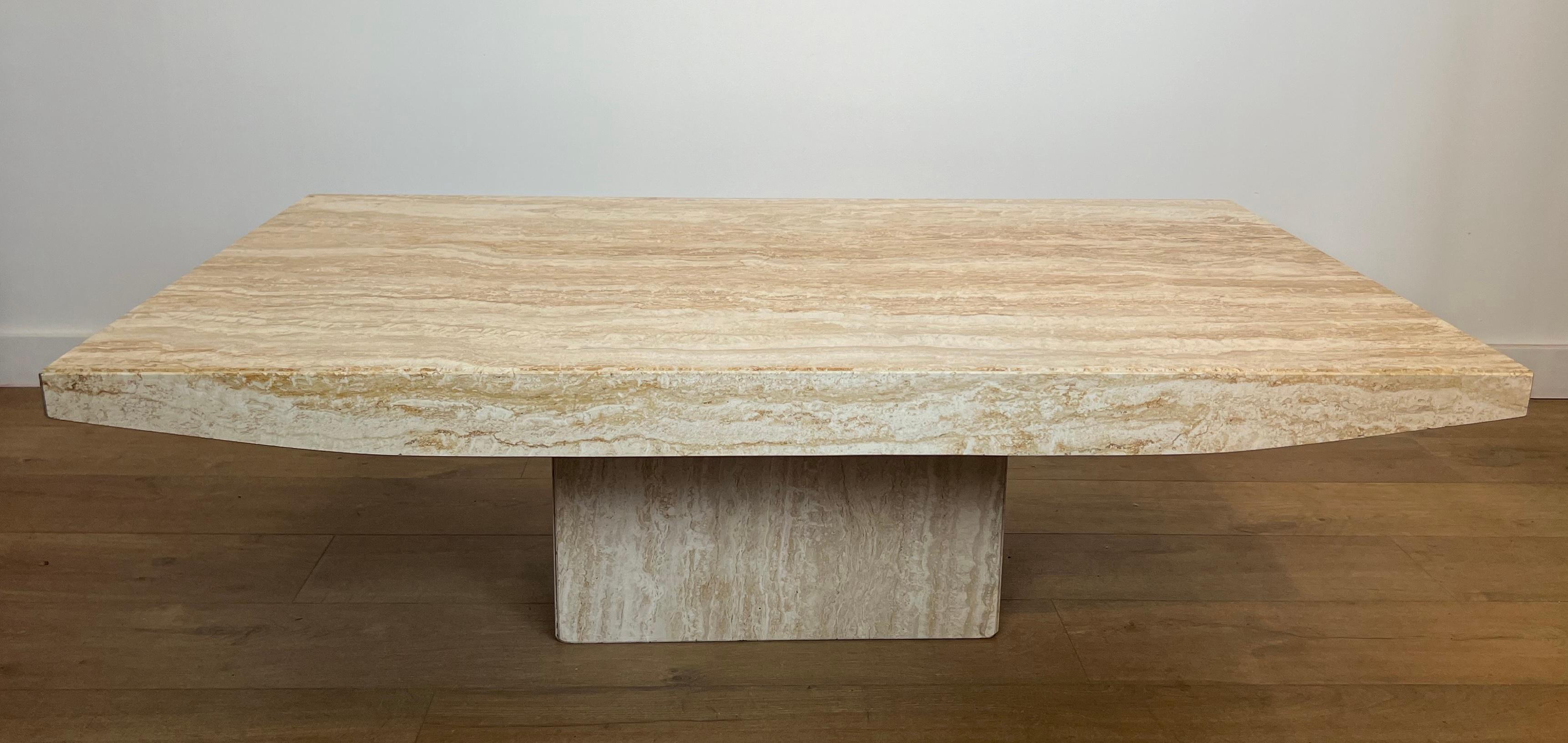 Design Travertin Couchtisch. Italienische Arbeiten von Stone international. CIRCA 1980 im Angebot 15