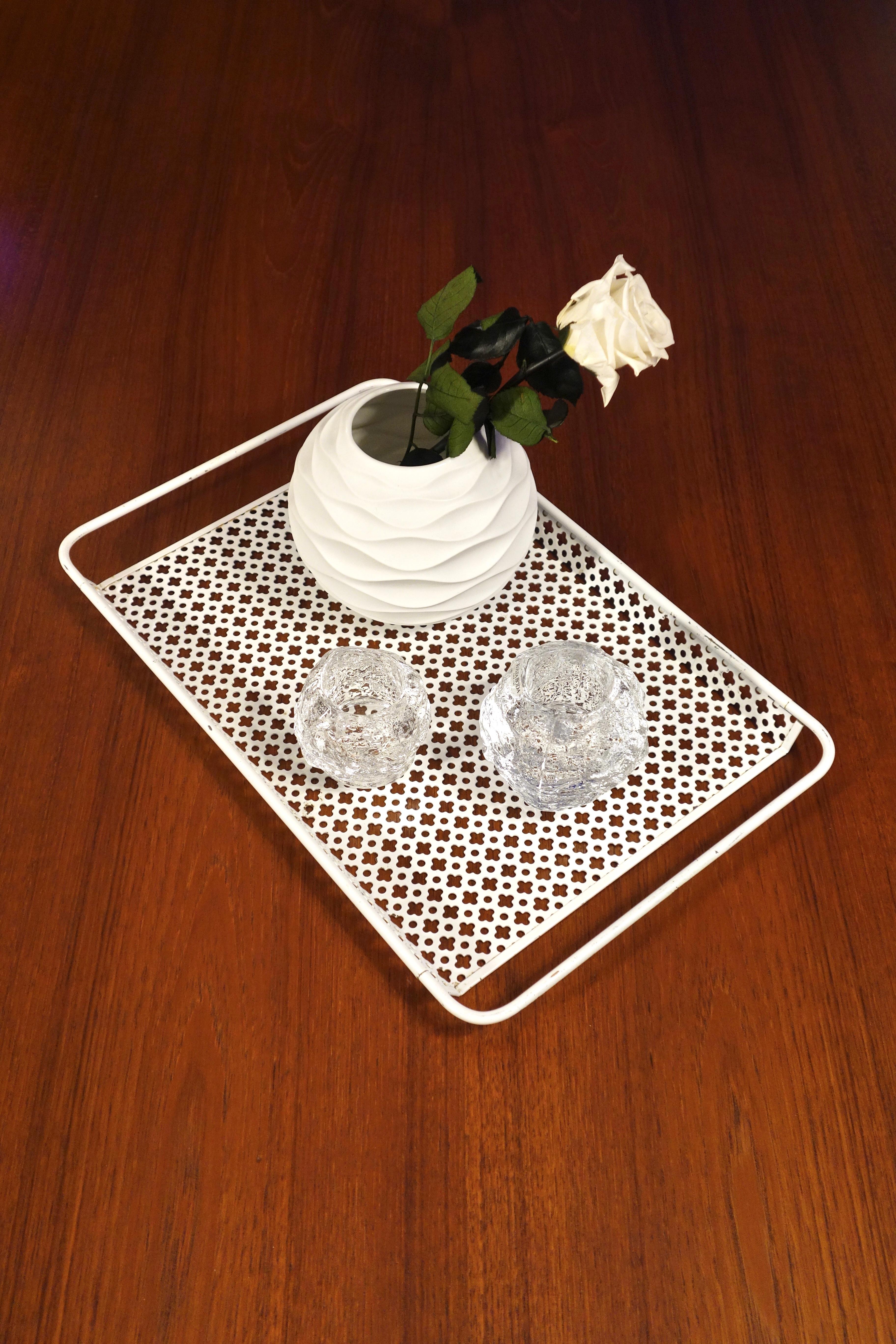 Vintage tray by Mathieu Matégot for Artimeta dating from the 1950s. Designed in France and manufactured in Holland. Rectangular format in off-white lacquered perforated metal. Beautiful state of conservation, this tray shows some traces of time. It