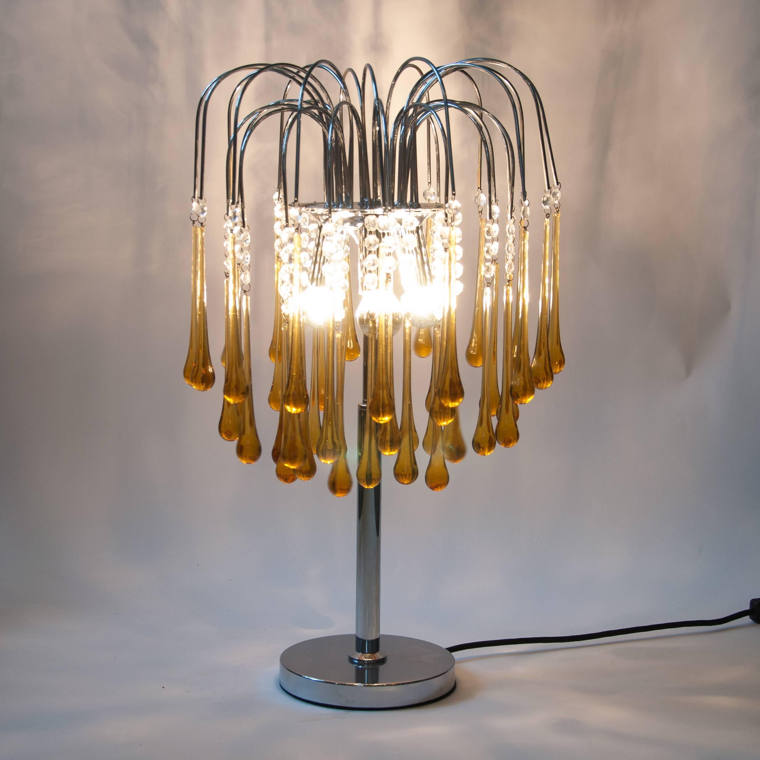Design Vintage Table Lamp with Murano Glass Drops For Sale 1