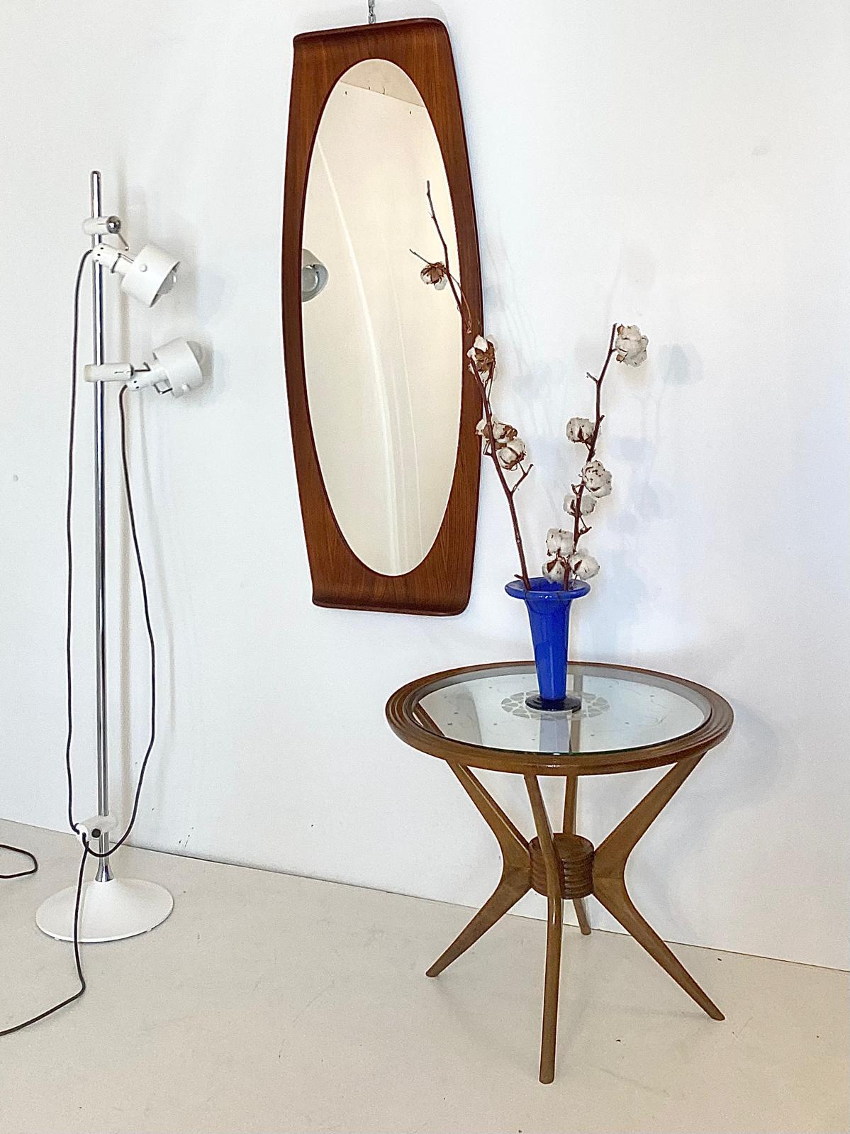 Design White Metal Floor Lamp, Elio Martinelli for Martinelli Luce, Italy 1970 For Sale 2