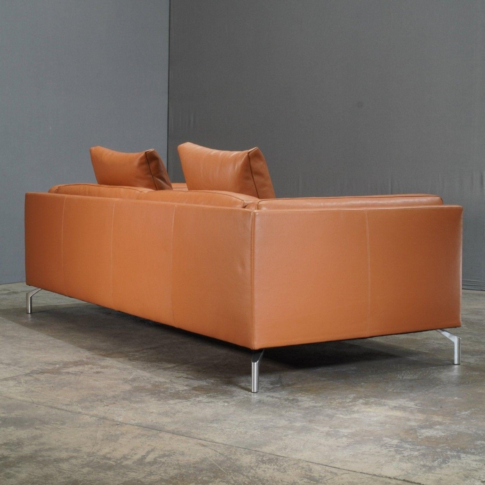 Design Within Reach Como Leather Sofa by Soressi In Good Condition In Basildon, London