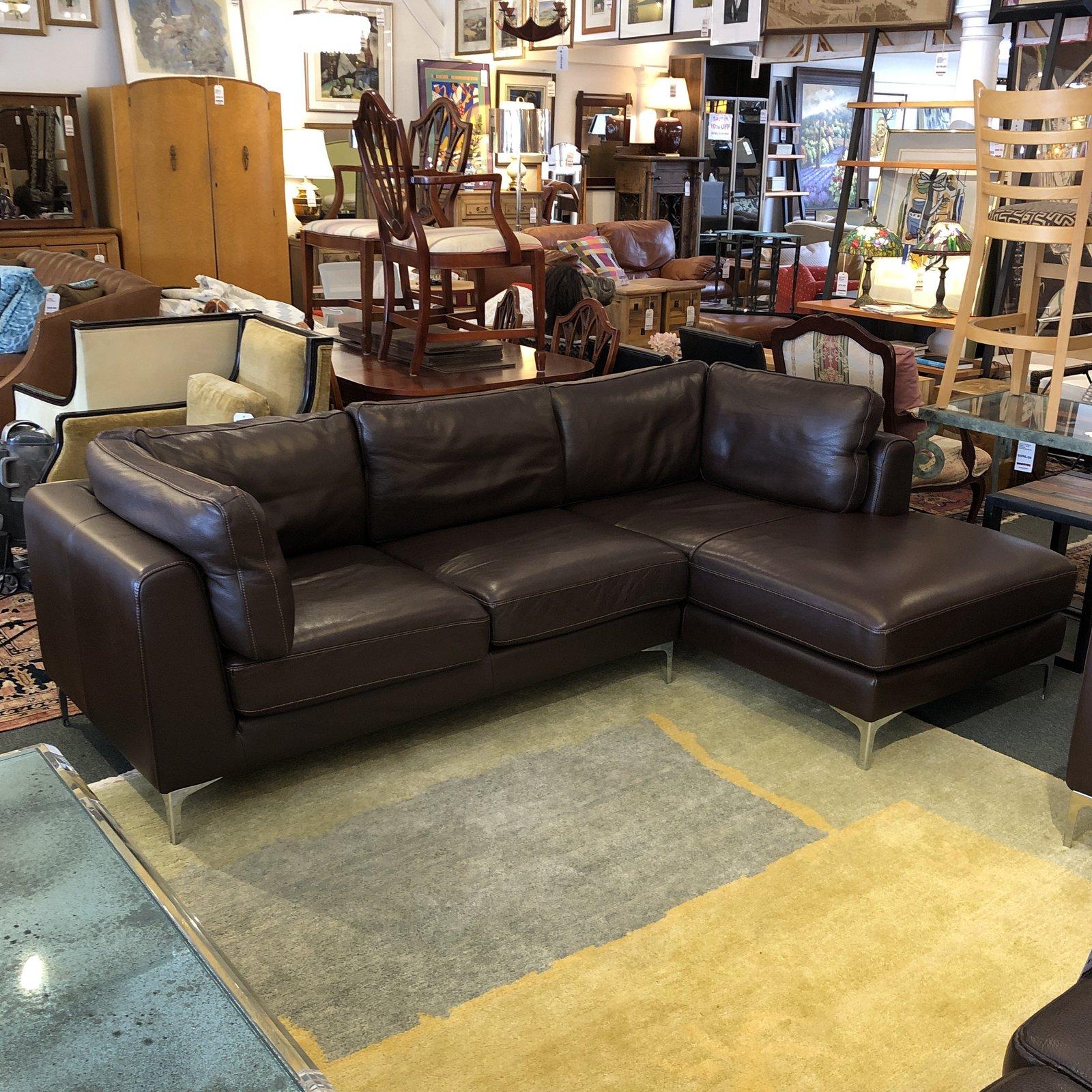 Design Within Reach Nicoletti Leather Two-Piece Sectional In Good Condition For Sale In San Francisco, CA