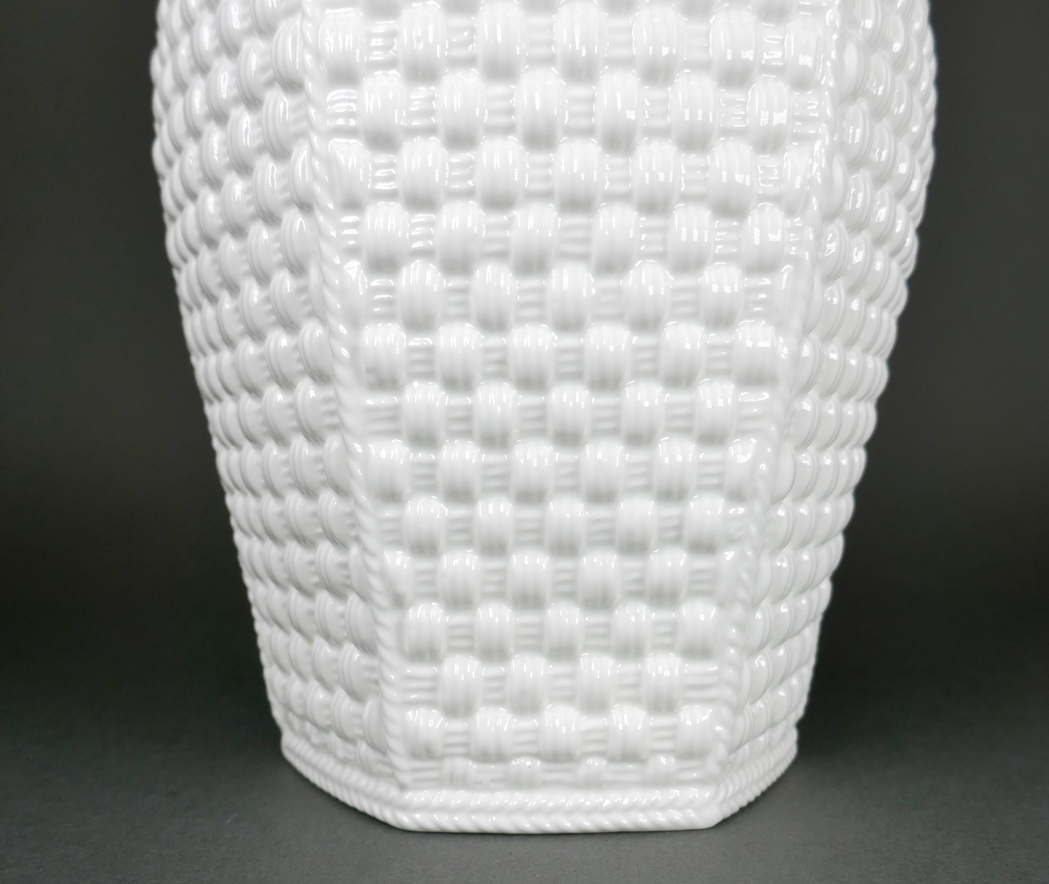 Designed by Sybil Connolly For Tiffany & Co Basket Weave Irish Porcelain Vase In Good Condition In San Juan Capistrano, CA