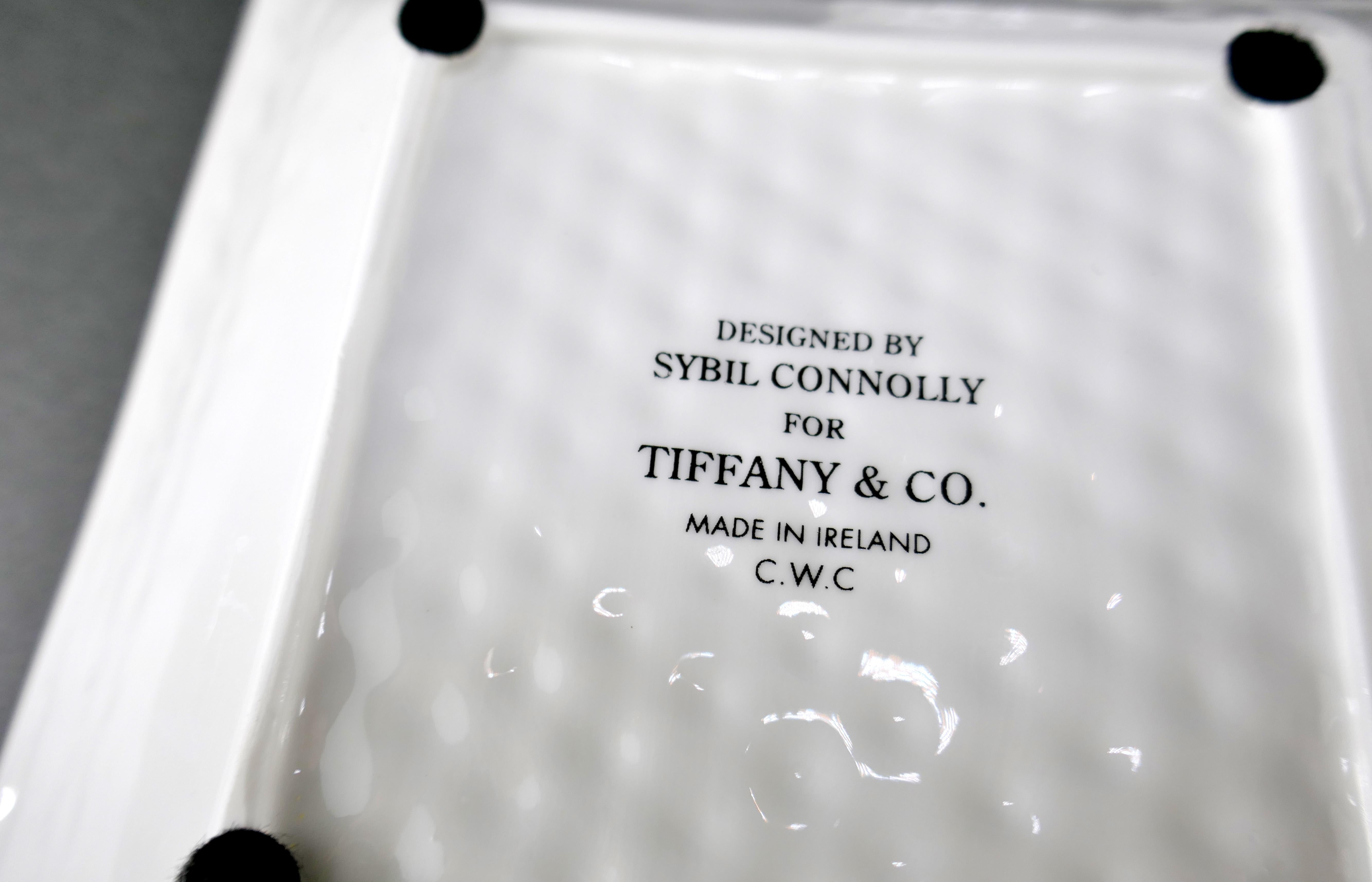 Ensemble de trois plateaux gigognes en porcelaine conçus par Sybil Connolly pour Tiffany & Co en vente 4