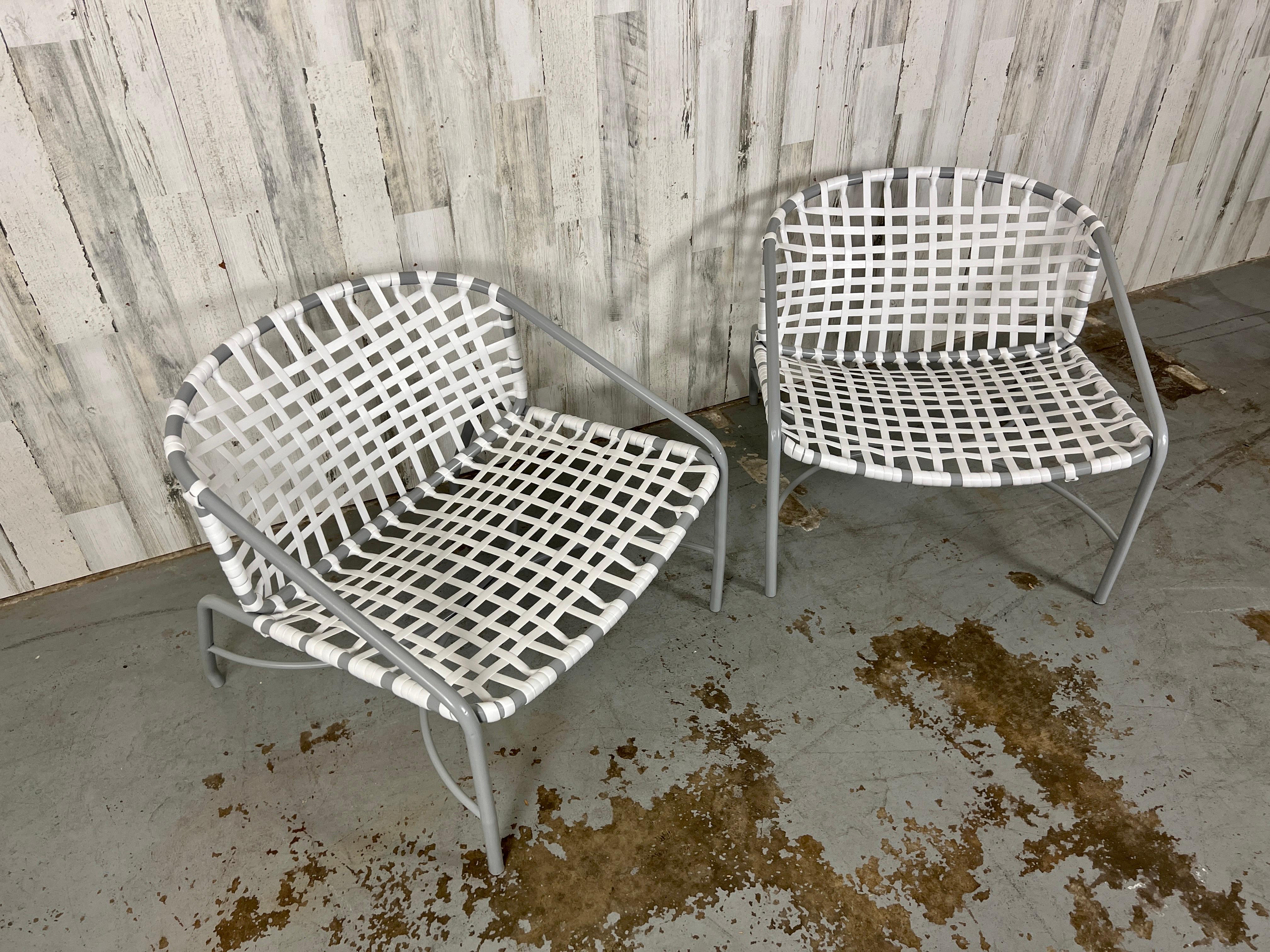 20ième siècle Conçu par Tadao Inouye, les chaises longues Kantan pour Brown Jordan en vente