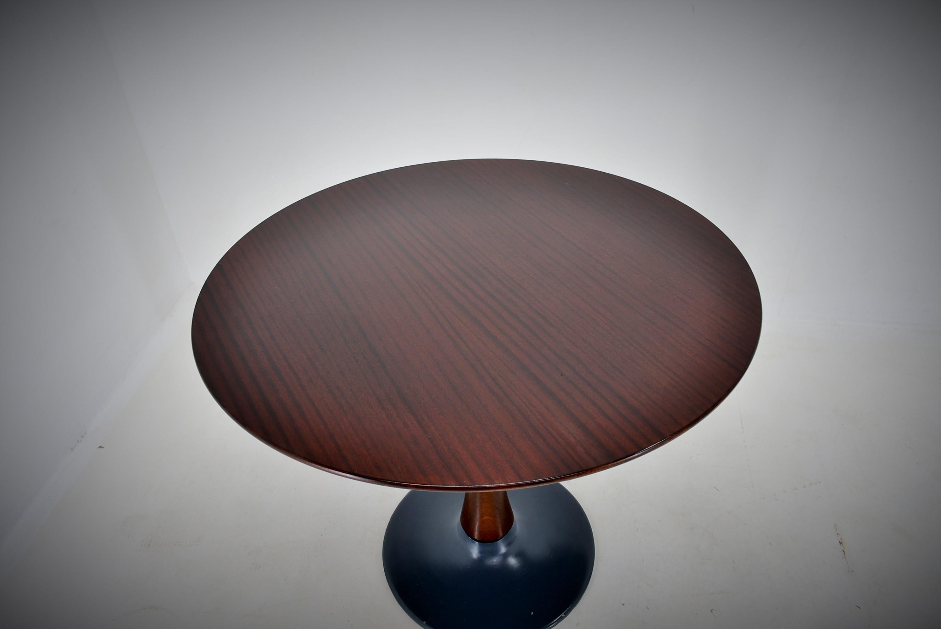 Designed Mahogany Round Dining Table, 1969 3