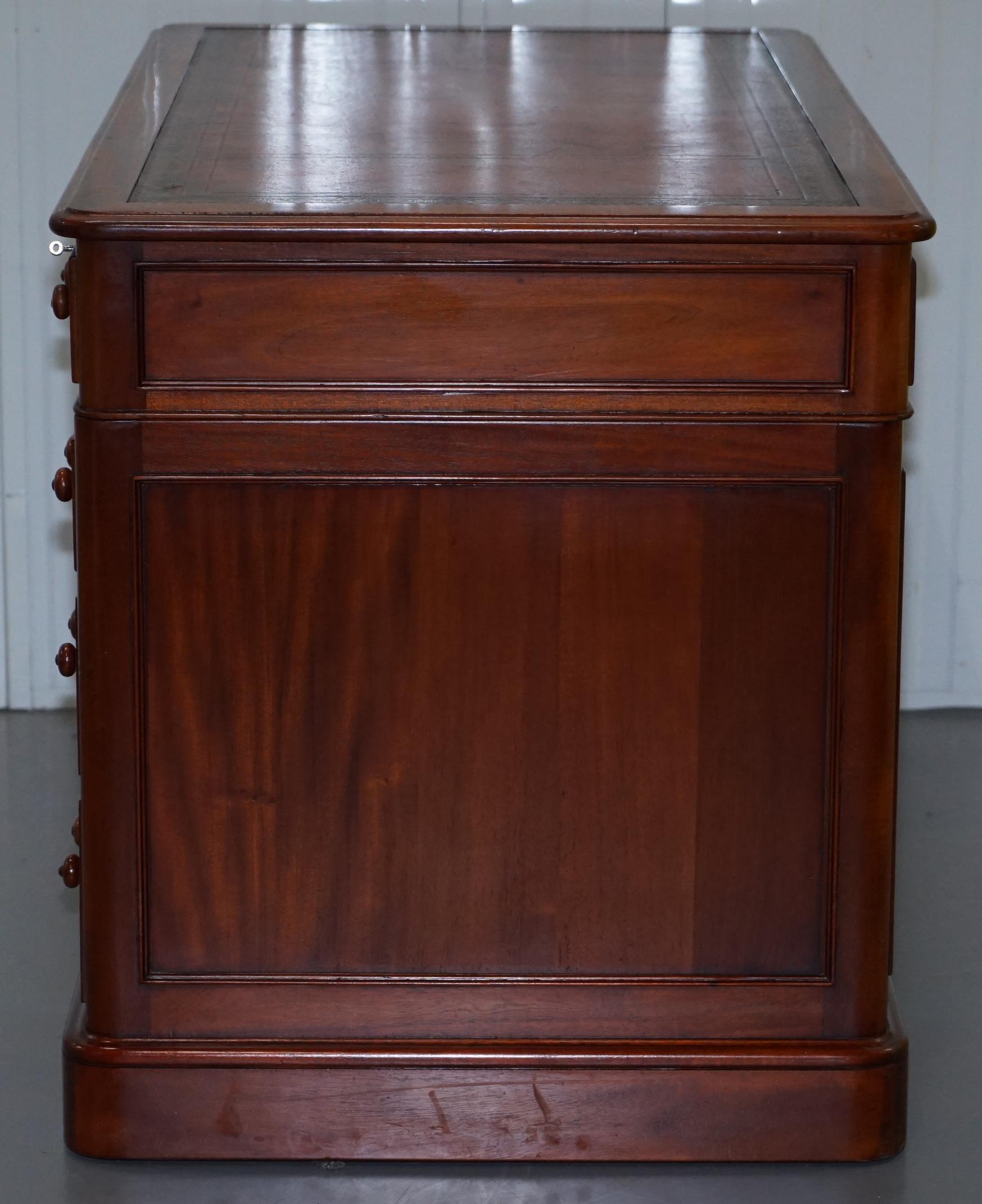 Designed to House PC Cherrywood Oxblood Leather Top Twin Pedestal Partner Desk 7