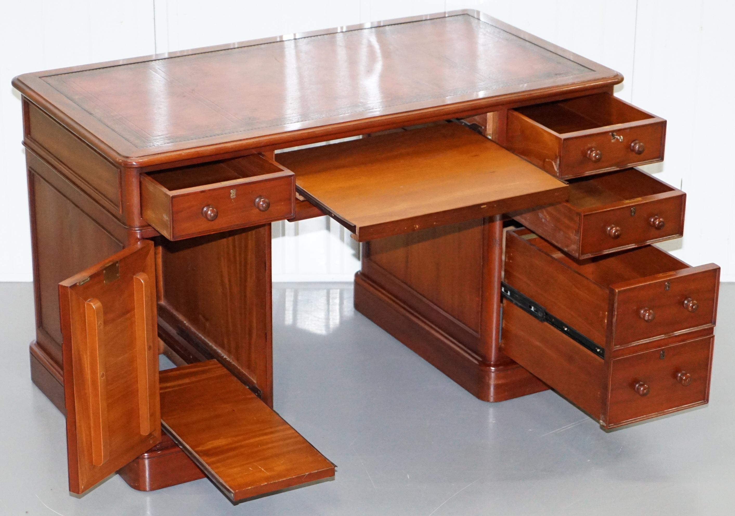 Designed to House PC Cherrywood Oxblood Leather Top Twin Pedestal Partner Desk 8