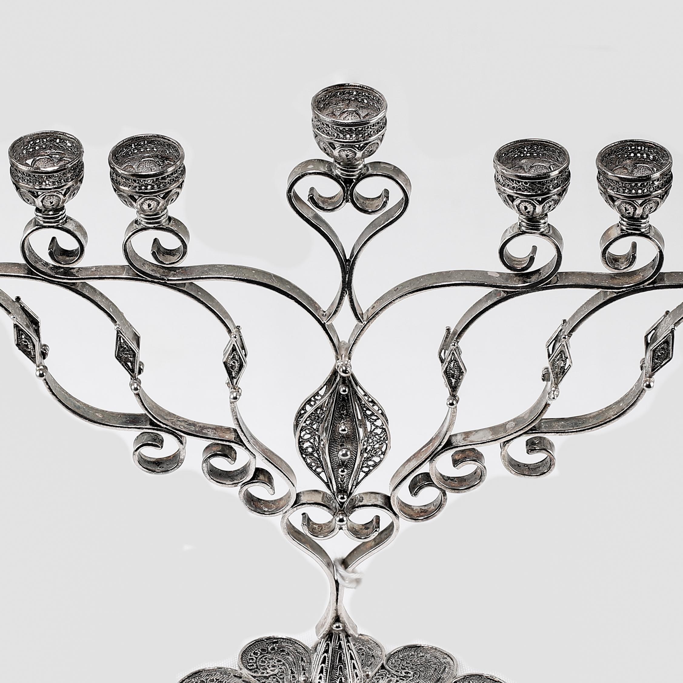 Menorah in argento sterling fatto a mano di design yemenita Made in Israel per Hanukkah In condizioni Nuovo in vendita a Great Neck, NY