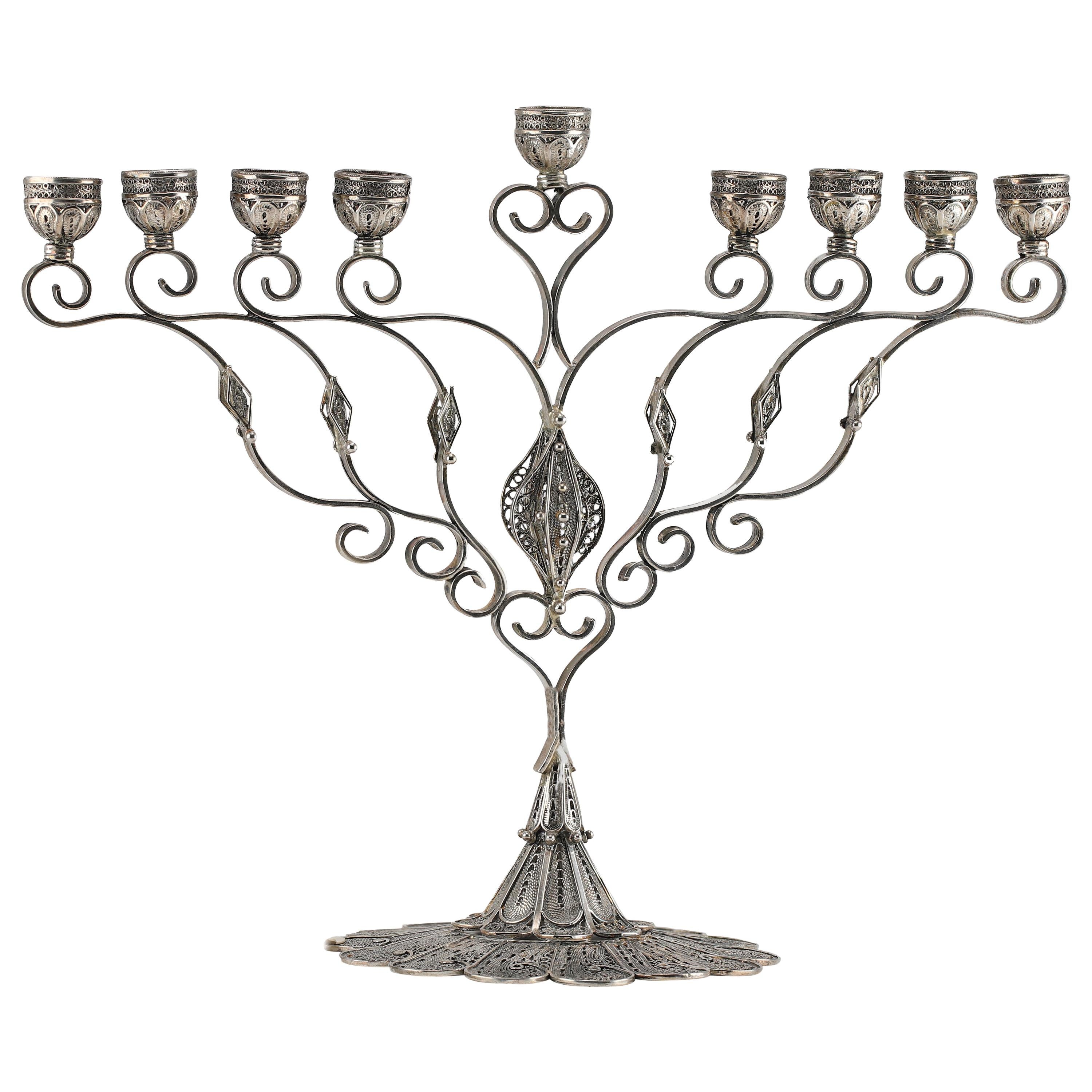 Menorah en argent sterling fabriqué à la main en Israël pour Hanukkah, conçu pour Yemenite