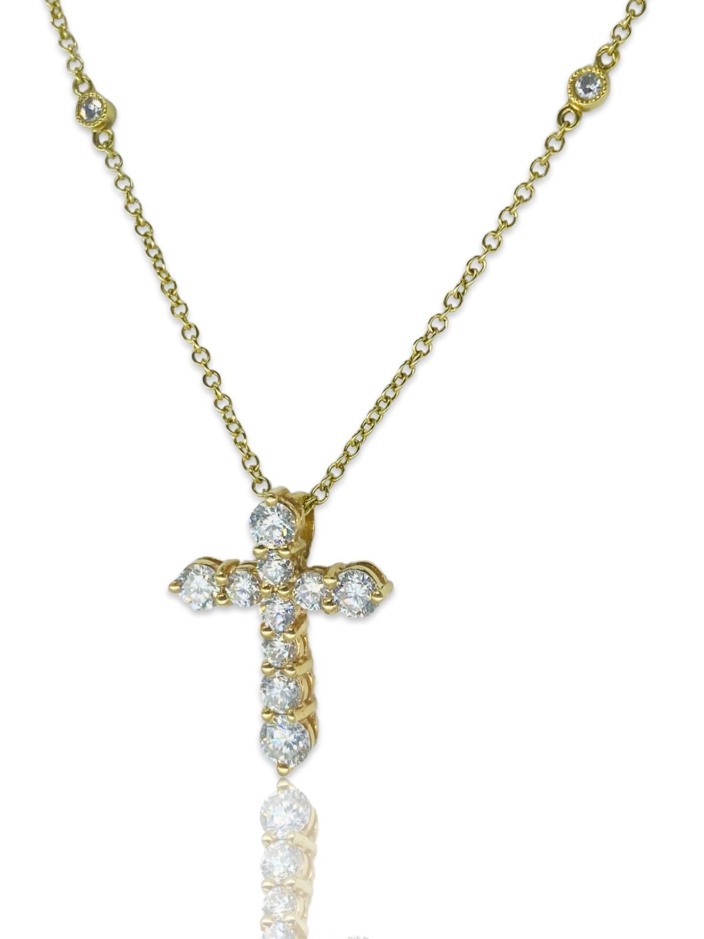 Taille ronde Design/One 1.00 Carat Diamonds By The Yard Cross Pendant Necklace 18k Gold en vente