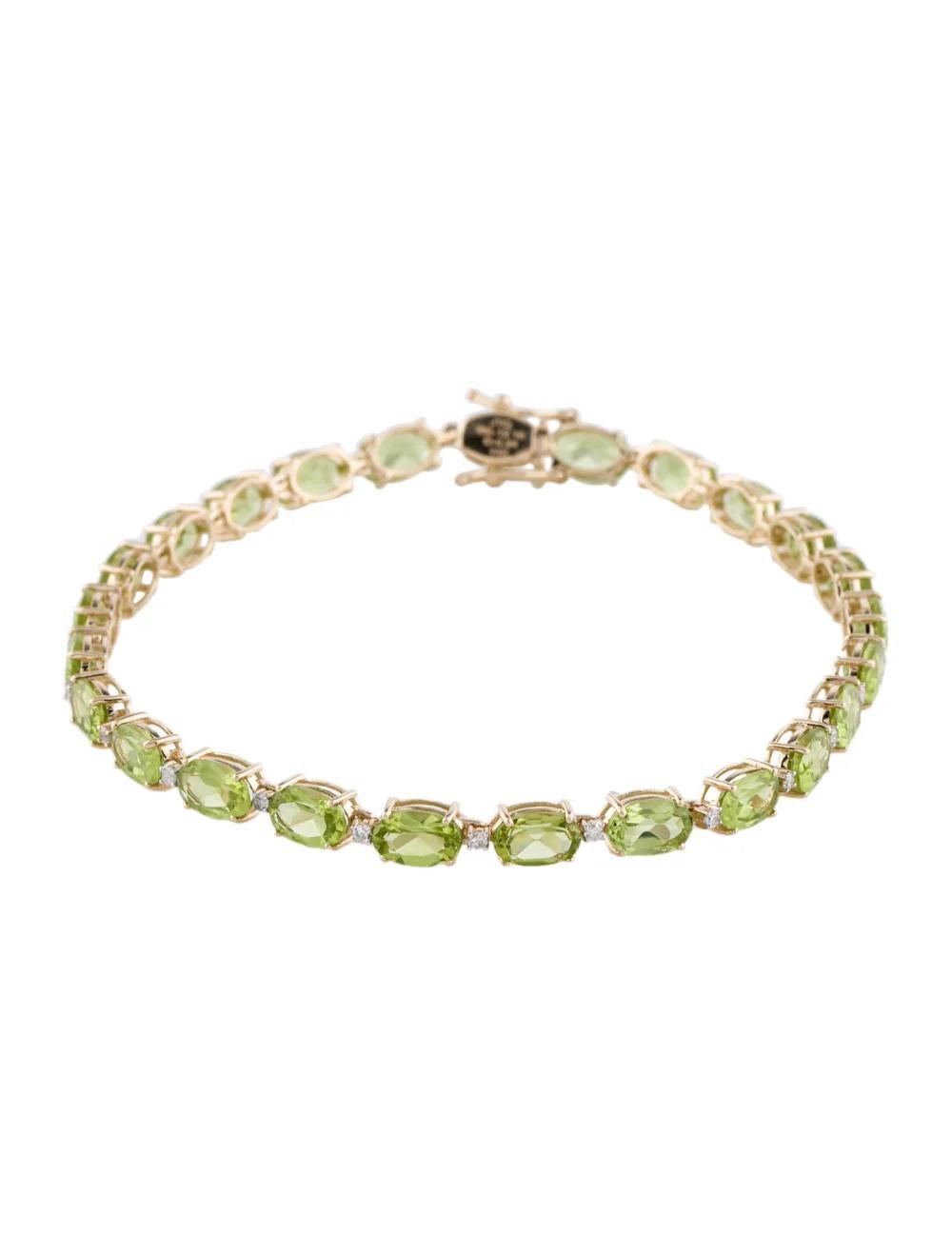 Enhance your wrist with this exquisite 14K Yellow Gold Peridot & Diamond Link Bracelet, featuring a captivating 10.80 Carat Oval Brilliant Peridot. Crafted to perfection, this bracelet exudes elegance and sophistication.

Specifications:

* Metal