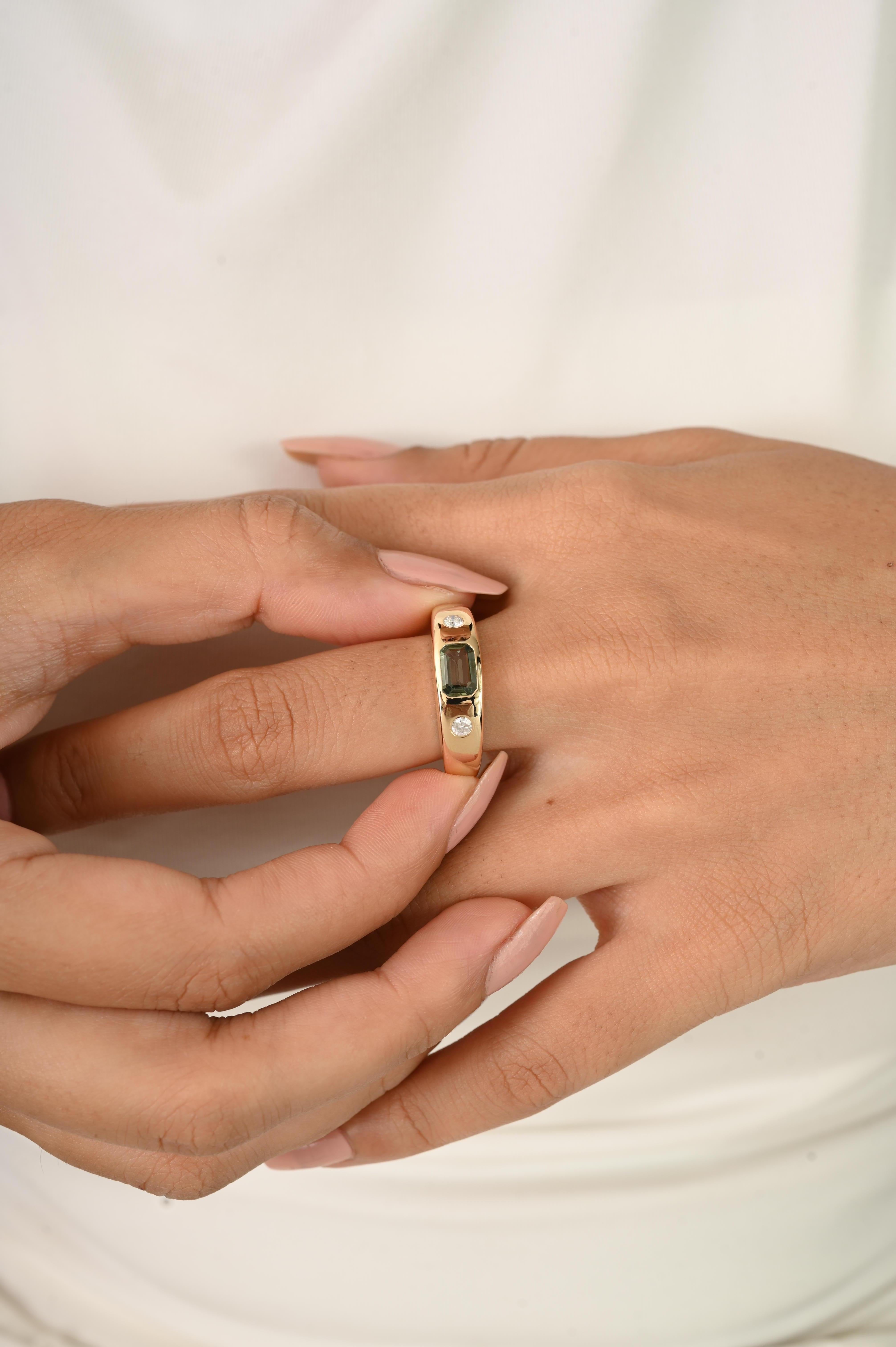 in vendita:  Anello a cupola unisex in oro giallo 14 carati con zaffiro verde e diamanti 7