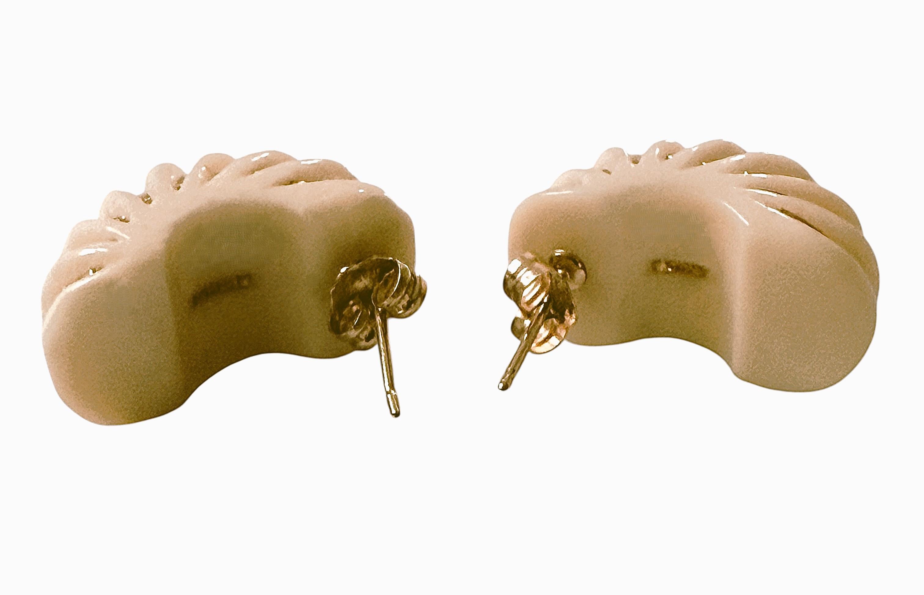 Designer 14k Yellow Inlaid Gold Dome Hard-stone Wire Inlay Earrings Post In condizioni ottime in vendita a Eagan, MN