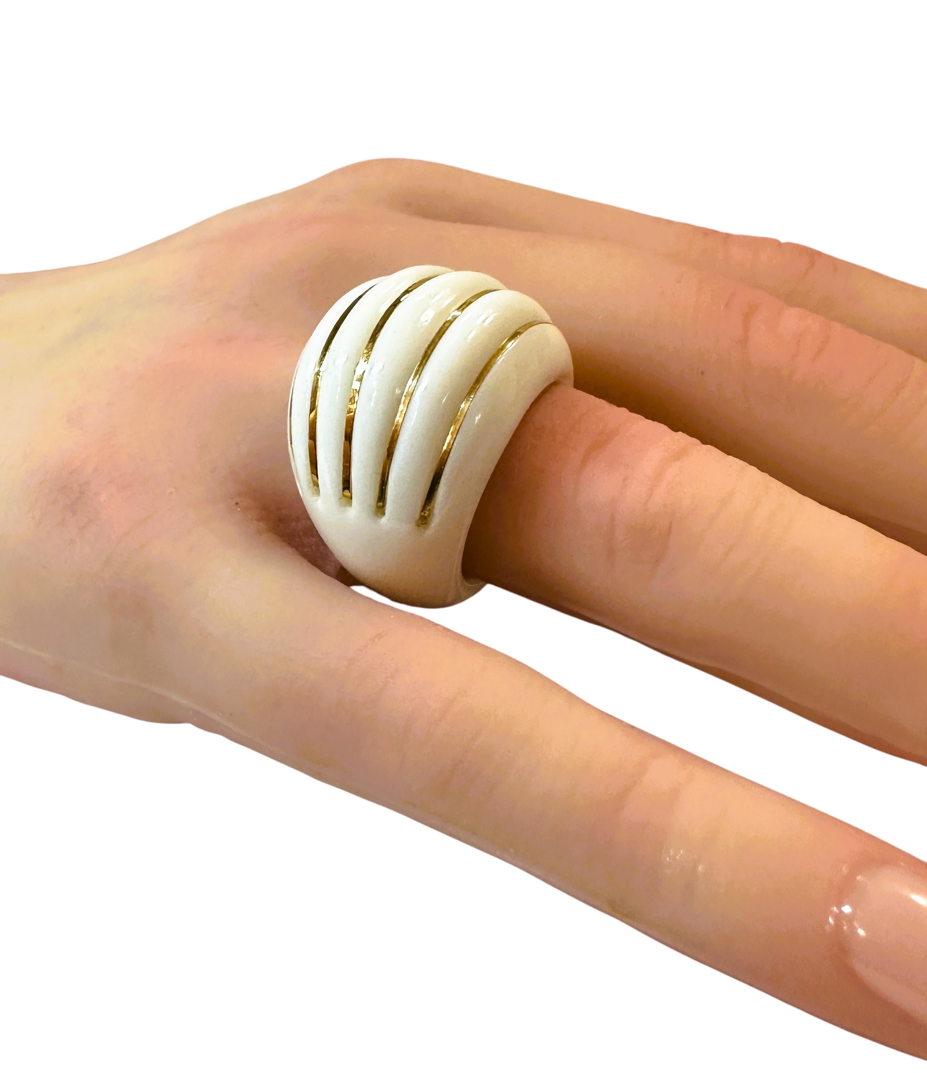 Bague à dôme en or jaune 14k incrusté, poinçonnée Milor Italie Taille 8.5 en vente 5