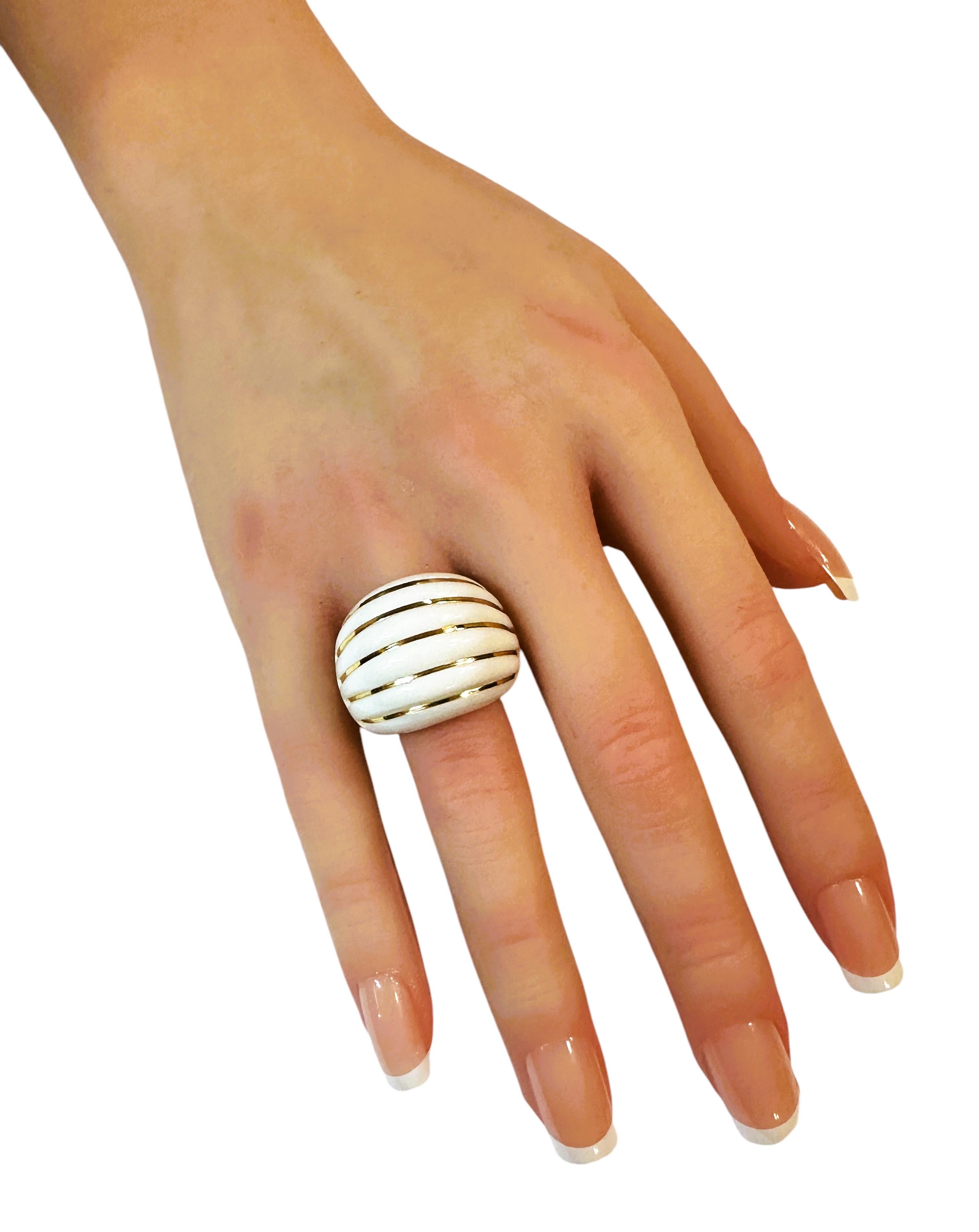 Bague à dôme en or jaune 14k incrusté, poinçonnée Milor Italie Taille 8.5 en vente 2