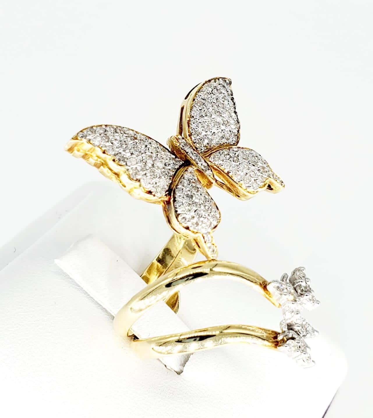 Schmetterlingsring aus 18 Karat Gold und 1,50 Karat Diamant (Rundschliff) im Angebot