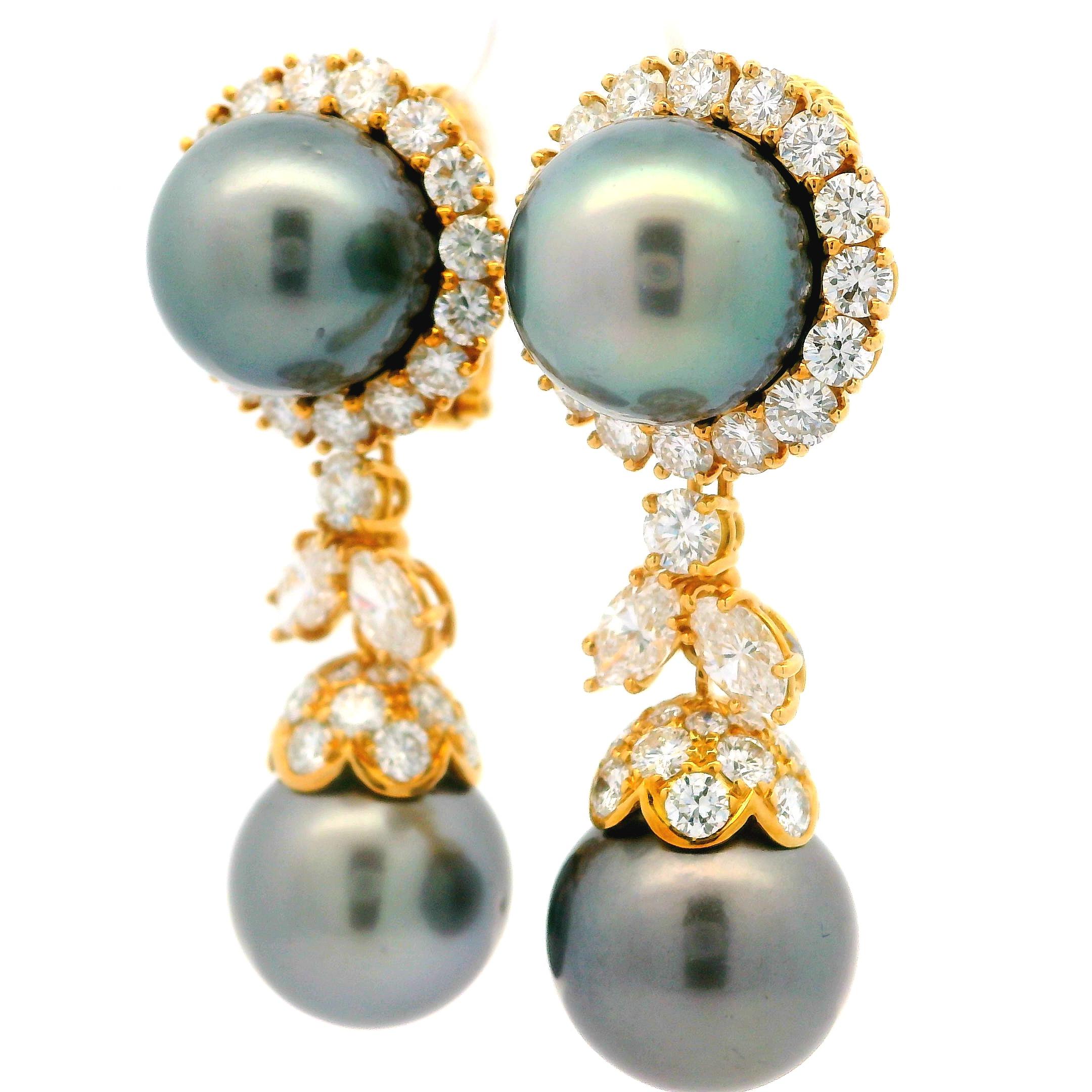 Taglio rotondo Orecchini pendenti con perle di Tahiti e diamanti in oro giallo 18 carati di design GIA in vendita