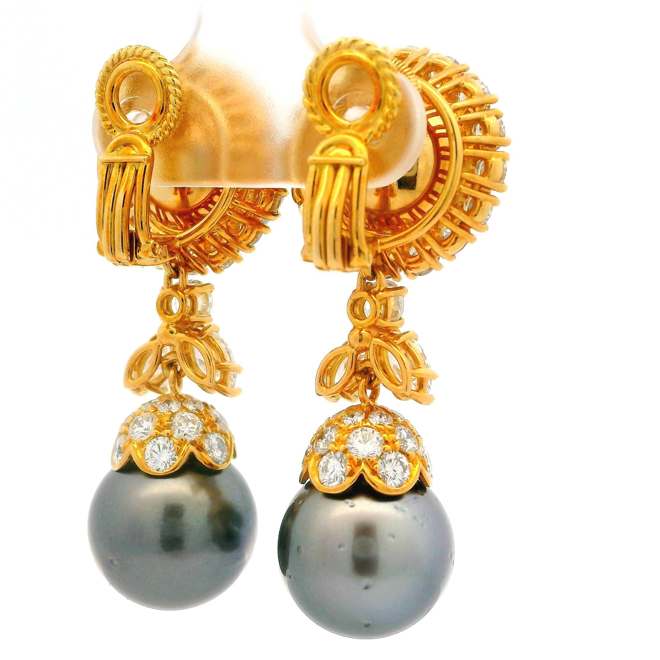 Orecchini pendenti con perle di Tahiti e diamanti in oro giallo 18 carati di design GIA in vendita 1