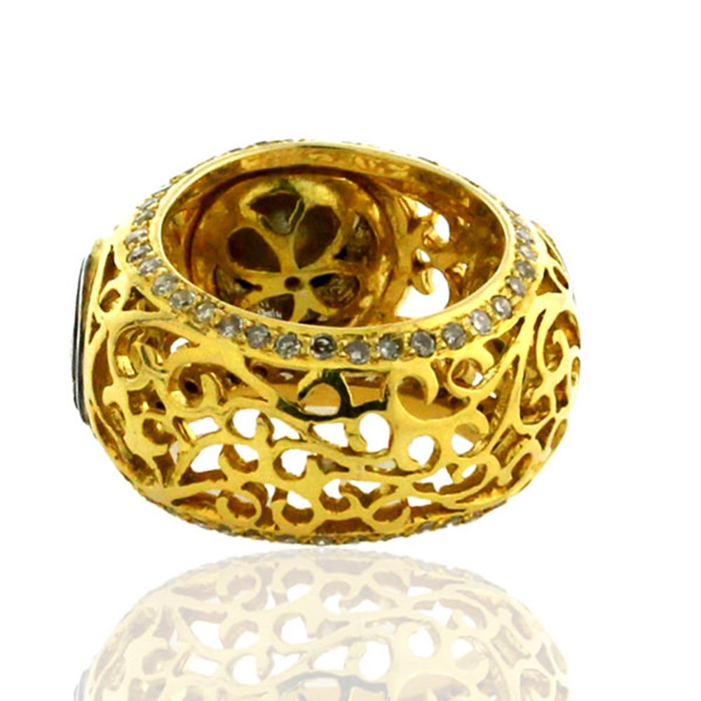 Designer 3 Diamond Ring in 14K Gold und Silber ist breit Spitze arbeiten hübschen Ring, der sehr schön auf dem Finger sitzt.

Ringgröße: 7 

14kt Gold:4,5g
Diamant:2,25cts
