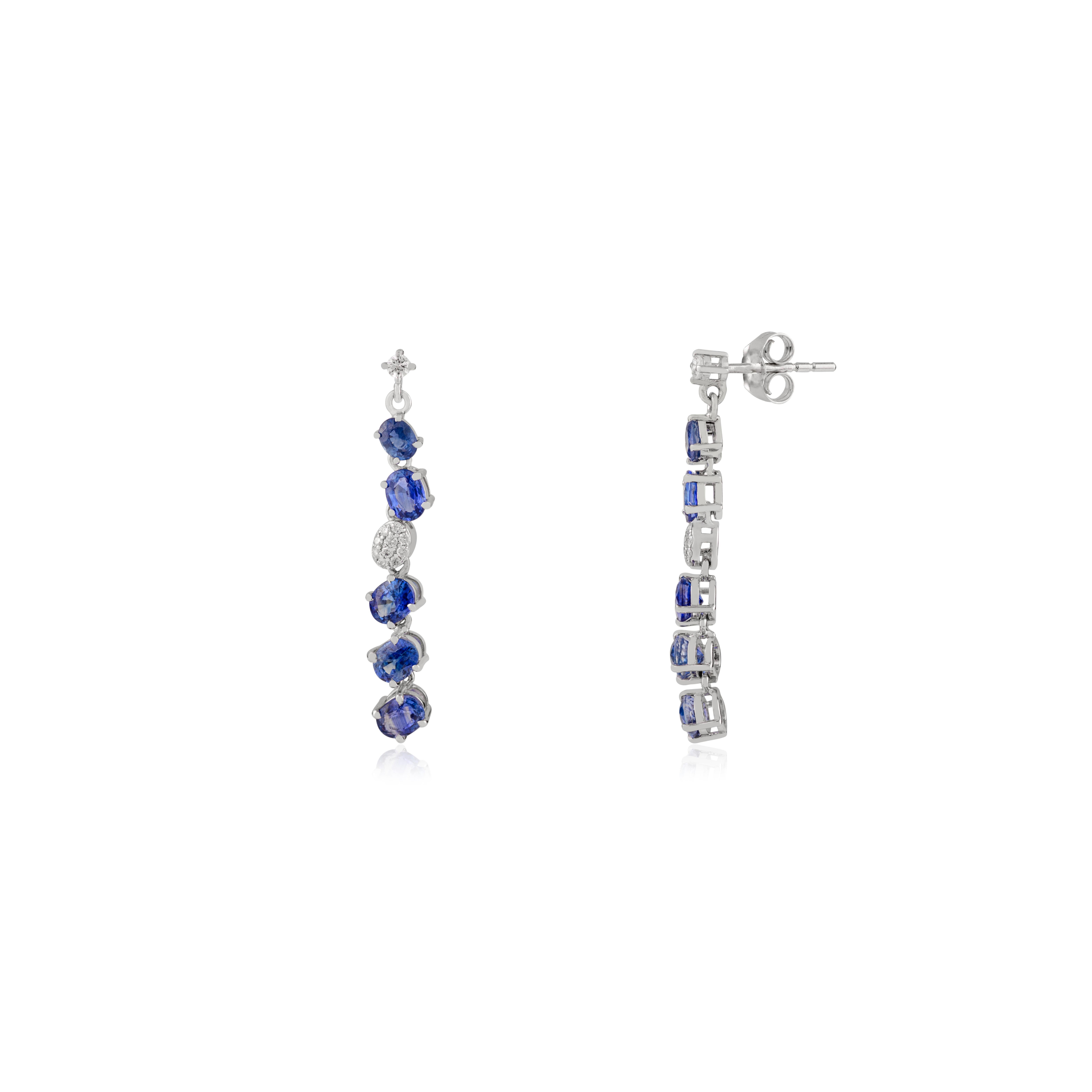 Modernista Orecchini di design con zaffiro blu e diamante da 3,27 carati in oro bianco 14k per donna in vendita