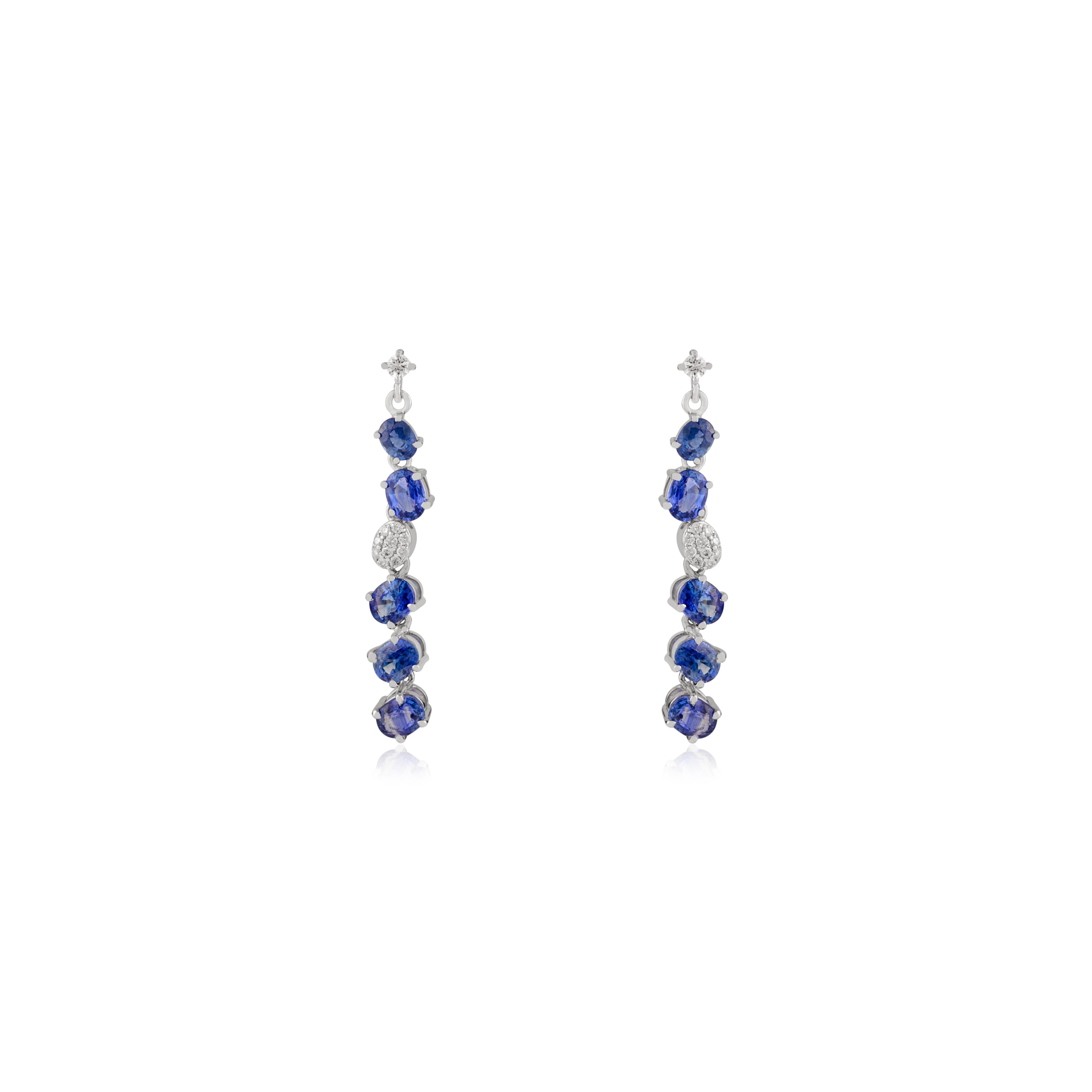 Orecchini di design con zaffiro blu e diamante da 3,27 carati in oro bianco 14k per donna in vendita 1