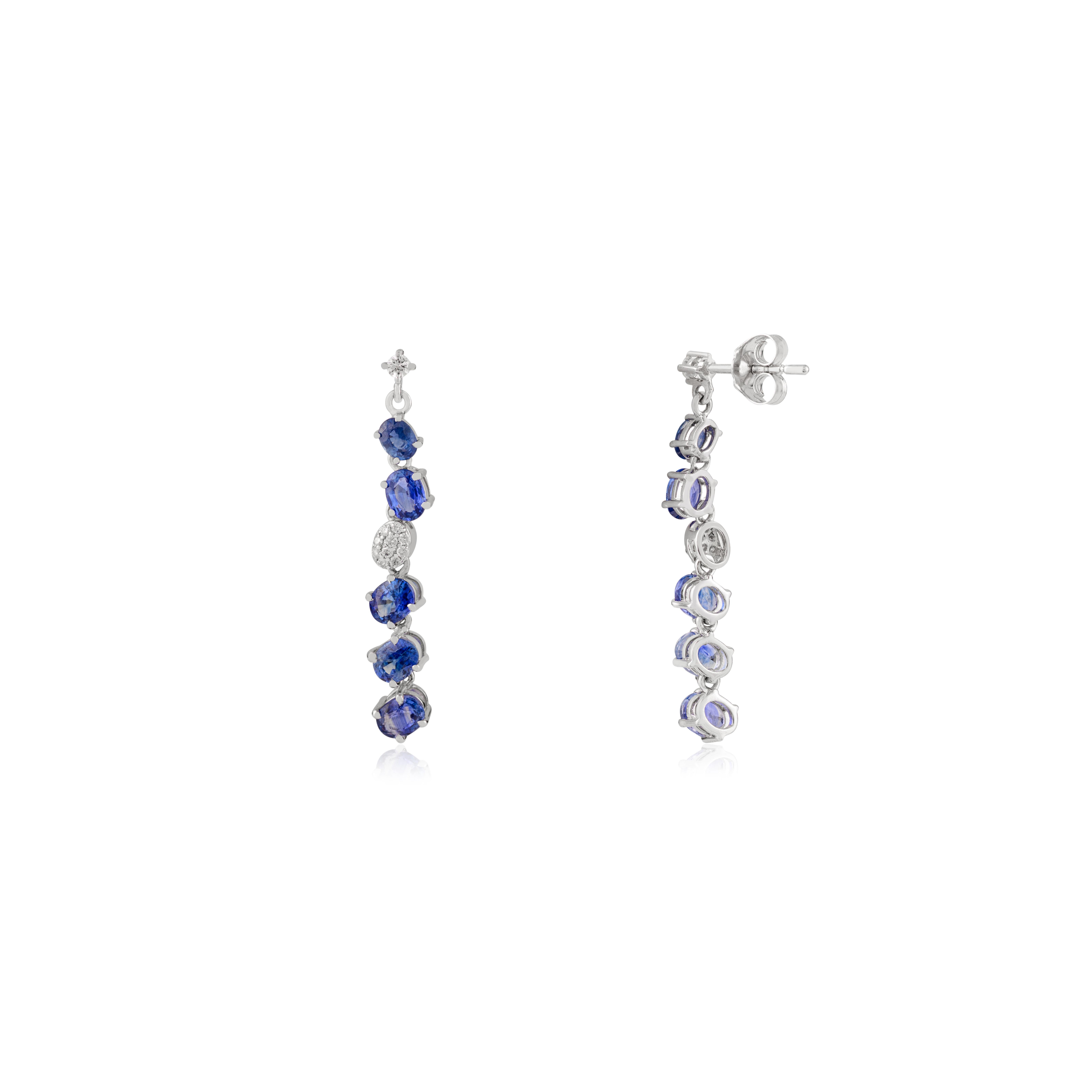 Orecchini di design con zaffiro blu e diamante da 3,27 carati in oro bianco 14k per donna in vendita 3