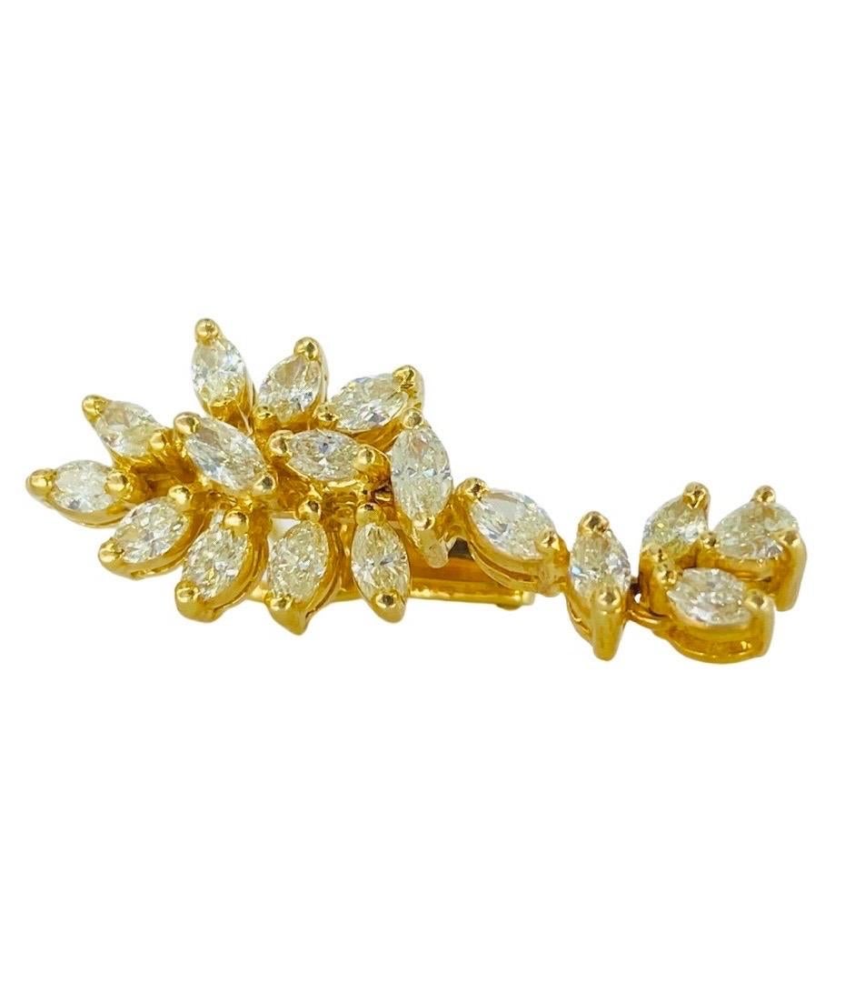 Boucles d'oreilles fantaisie en or 18k avec feuilles et diamants en forme de marquise et de poire en vente 5