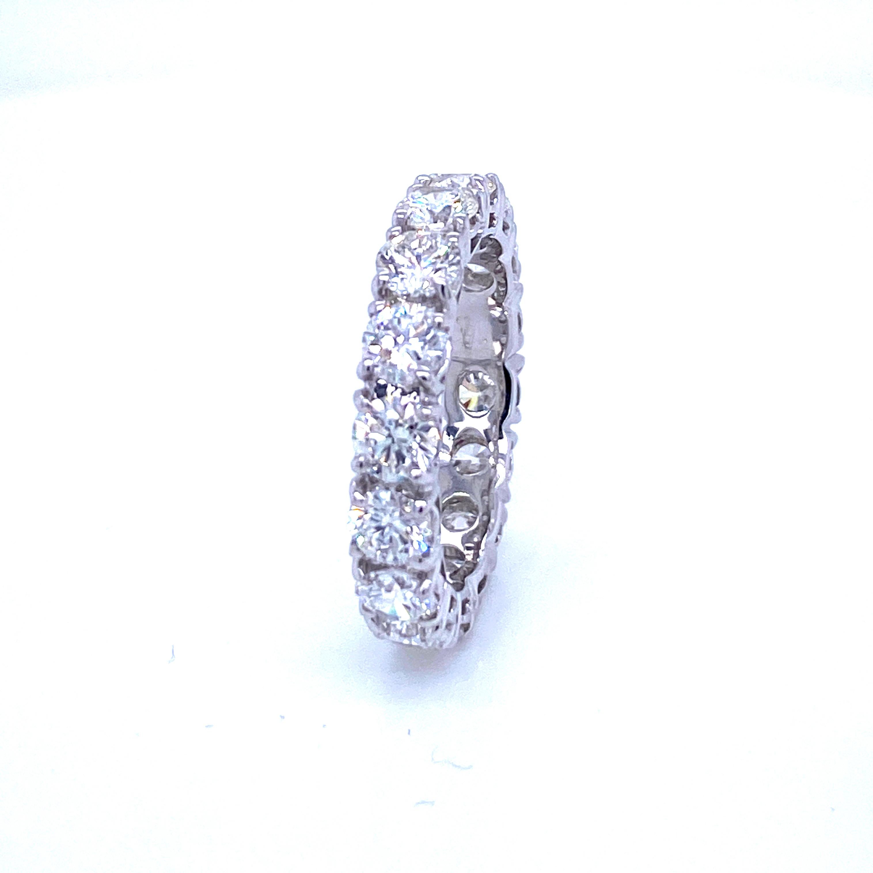 Designer 4 Carat Diamond Eternity Ring In New Condition For Sale In Napoli, Italy