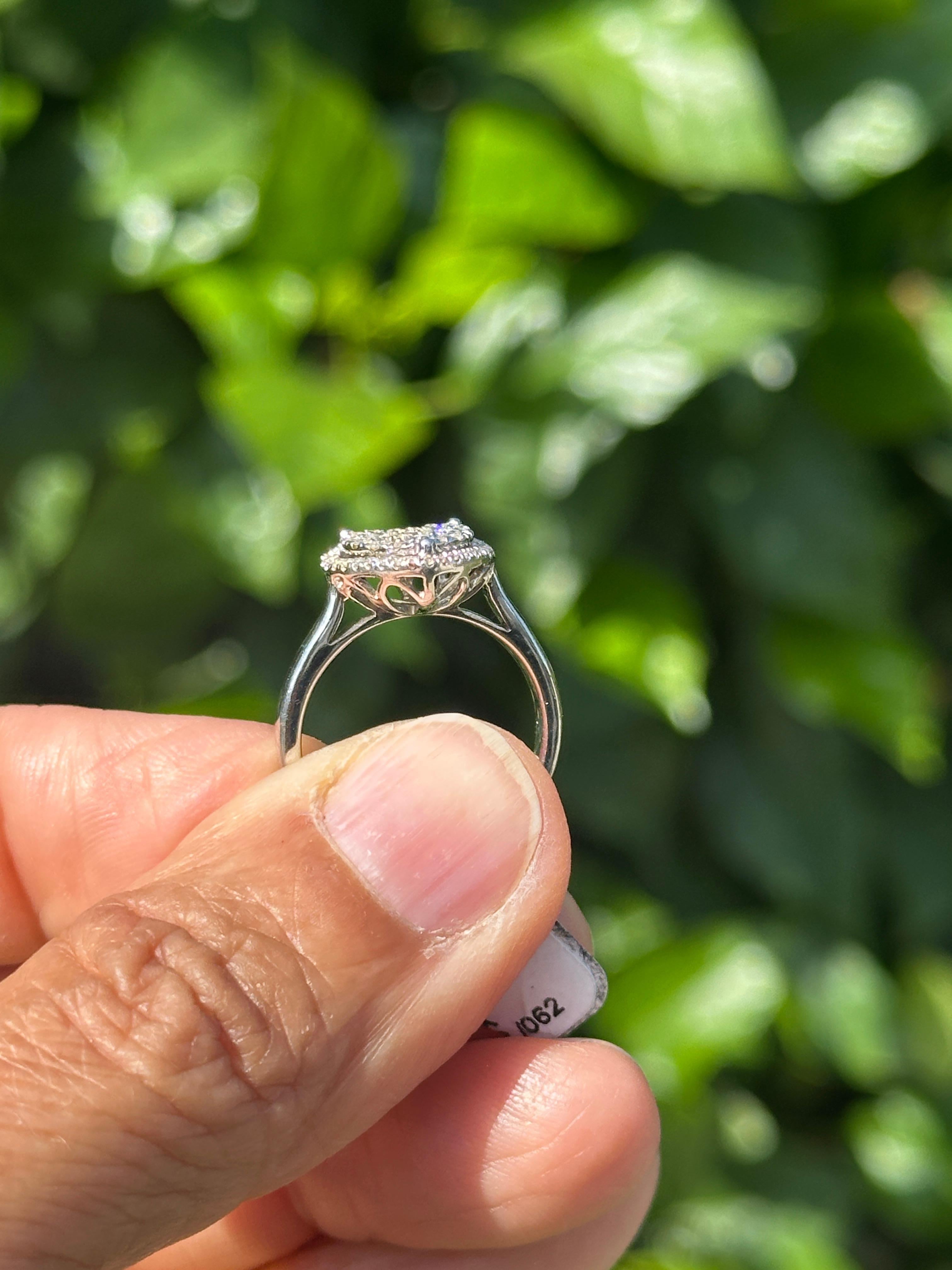 Anello di design con cuore aureolato da .75 ct. in vendita 2