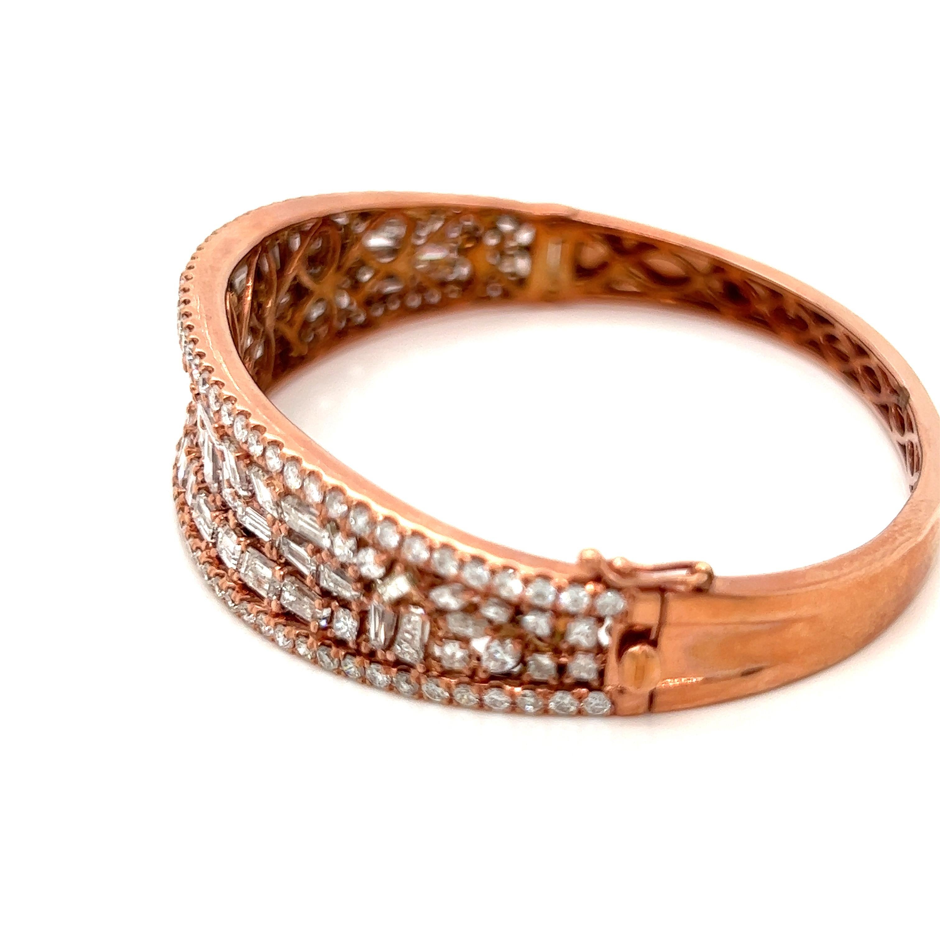 Armreif aus Roségold mit 9,20 Karat Diamanten (Rundschliff)