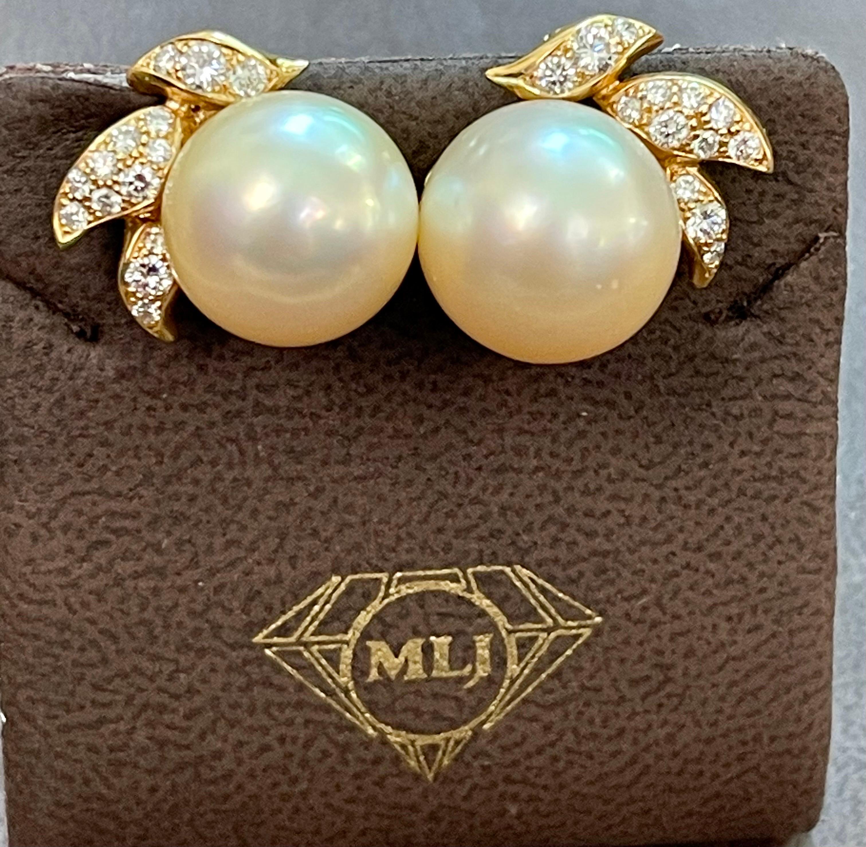Designer A.Reza's Cream South Sea Pearl & Dimond Stud Earrings 18 K Yellow Gold In Excellent Condition In New York, NY